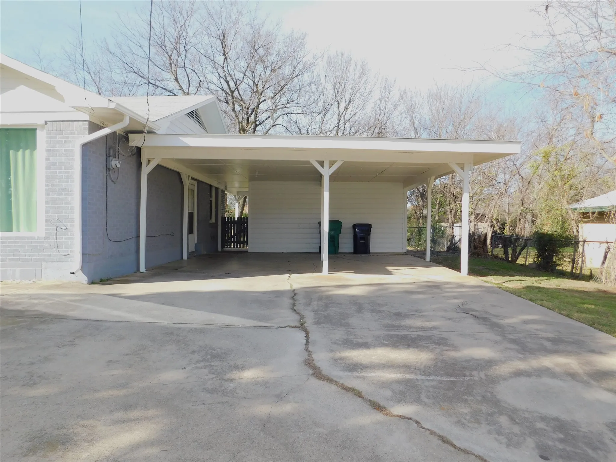 Single Family Residence For Rent in Denton County , 819 Thomas Street, Denton, Texas 76201, 3 Bedroom, 2 Bathroom, Garage spaces, 1,738 Sqft, built in 1957, mls#21399232, Real Estate Agent in Denton, Homes For Rent in Denton county, Homes For Rent in Denton, Realtor in Denton Texas, Real Estate Brokerage Independent Realty Texas, Luminita Cordes Realtor