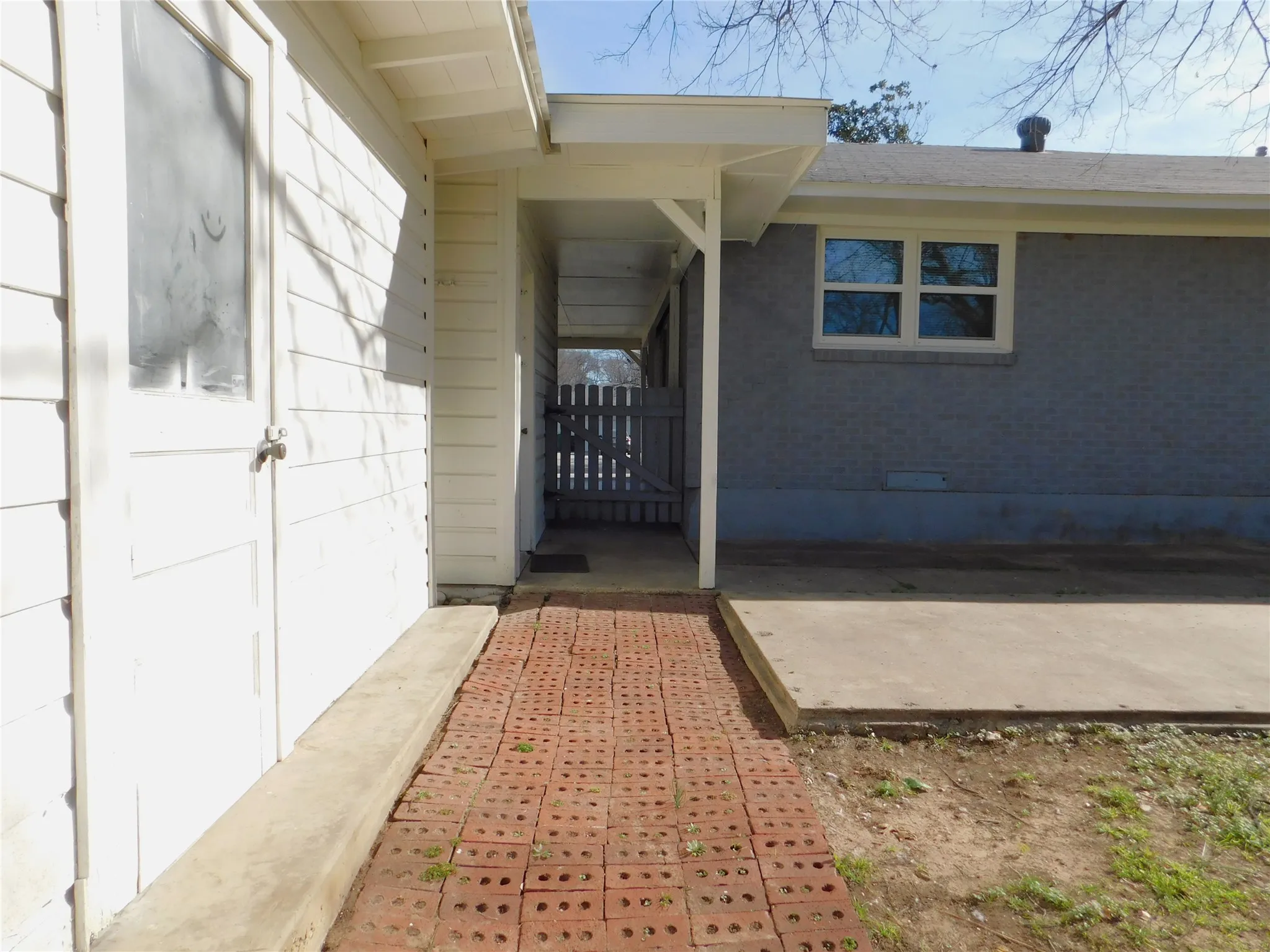 Single Family Residence For Rent in Denton County , 819 Thomas Street, Denton, Texas 76201, 3 Bedroom, 2 Bathroom, Garage spaces, 1,738 Sqft, built in 1957, mls#21399232, Real Estate Agent in Denton, Homes For Rent in Denton county, Homes For Rent in Denton, Realtor in Denton Texas, Real Estate Brokerage Independent Realty Texas, Luminita Cordes Realtor