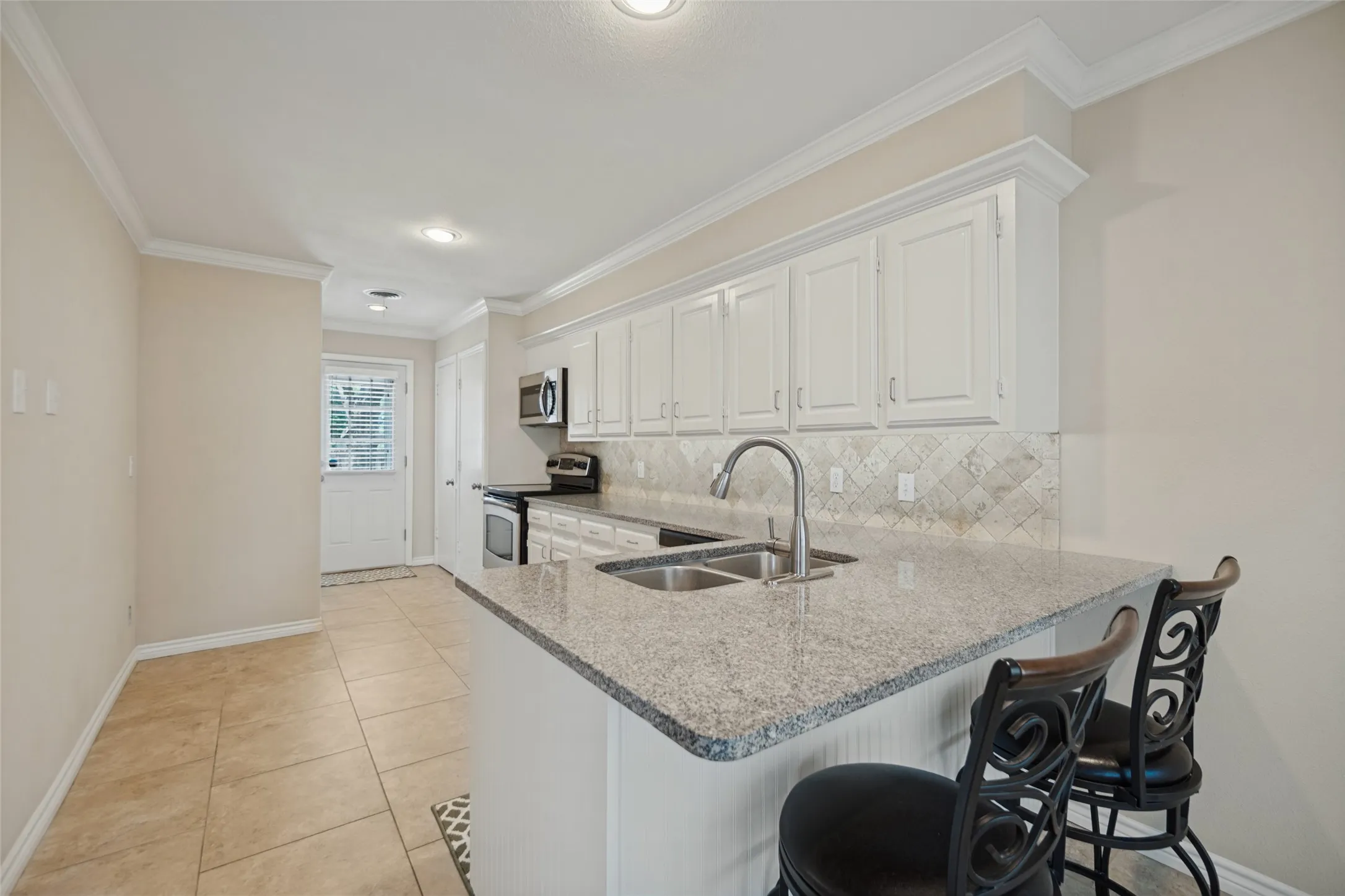 Single Family Residence For Sale in Dallas County , 9941 Chippendale Drive, Dallas, Texas 75238, 3 Bedroom, 2 Bathroom, 2 Garage spaces, 1,796 Sqft, built in 1961, mls#21399217, Real Estate Agent in Dallas, Homes For Sale in Dallas county, Homes For Sale in Dallas, Realtor in Dallas Texas, Real Estate Brokerage Independent Realty Texas, Luminita Cordes Realtor