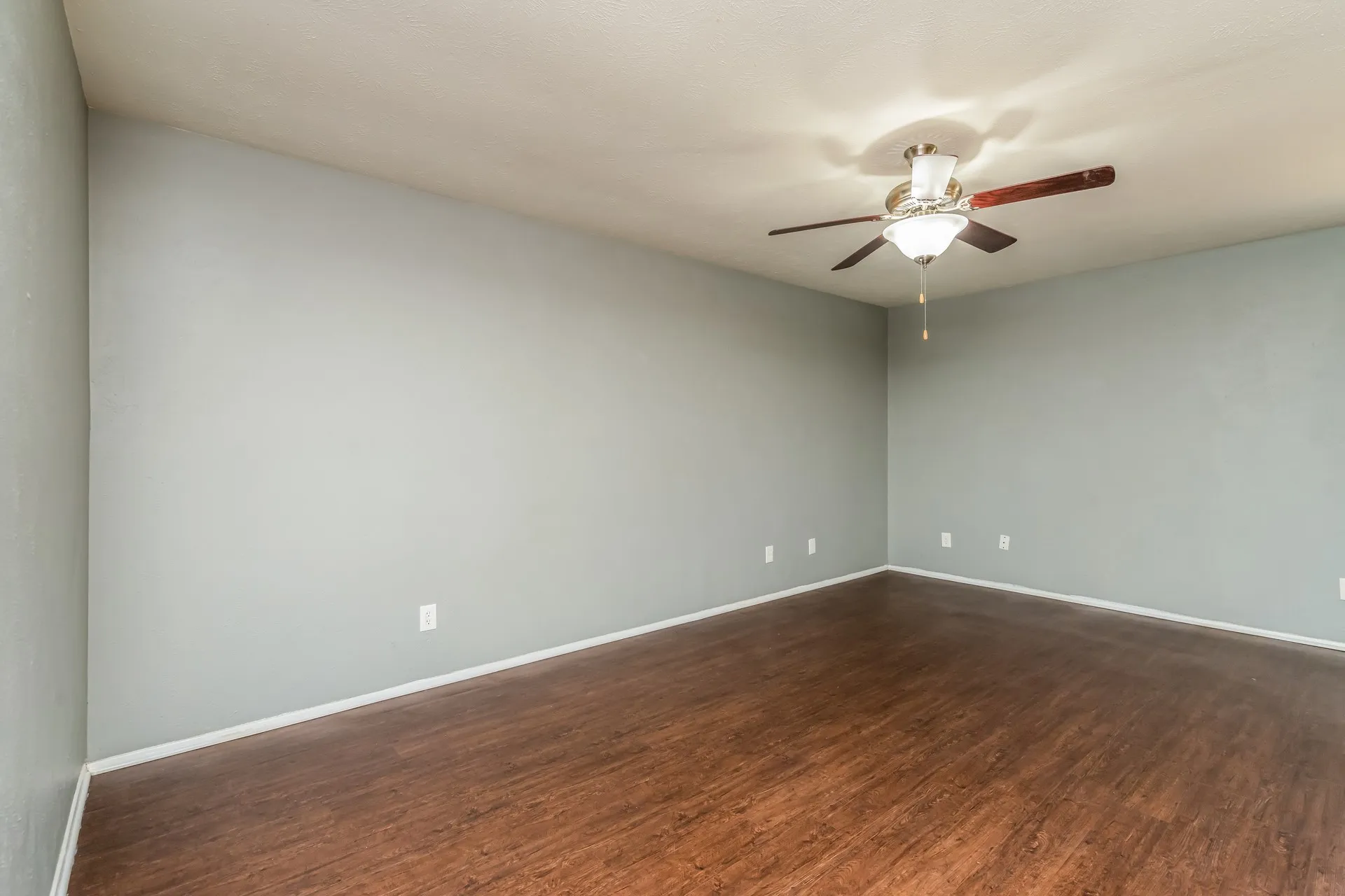 Single Family Residence For Rent in Tarrant County , 7005 WILDBRIAR Court E, Fort Worth, Texas 76120, 3 Bedroom, 2 Bathroom, 1 Garage spaces, 1,467 Sqft, built in 1955, mls#21400259, Real Estate Agent in Fort Worth, Homes For Rent in Tarrant county, Homes For Rent in Fort Worth, Realtor in Fort Worth Texas, Real Estate Brokerage Independent Realty Texas, Luminita Cordes Realtor