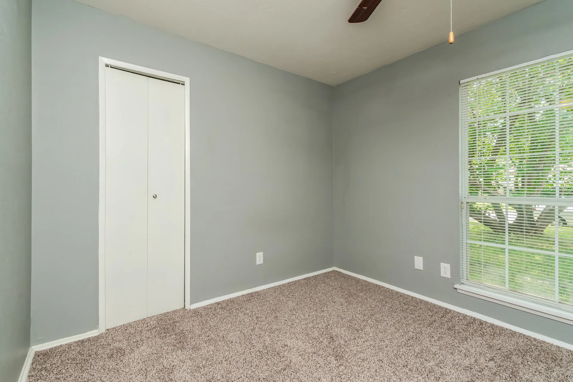 Single Family Residence For Rent in Tarrant County , 7005 WILDBRIAR Court E, Fort Worth, Texas 76120, 3 Bedroom, 2 Bathroom, 1 Garage spaces, 1,467 Sqft, built in 1955, mls#21400259, Real Estate Agent in Fort Worth, Homes For Rent in Tarrant county, Homes For Rent in Fort Worth, Realtor in Fort Worth Texas, Real Estate Brokerage Independent Realty Texas, Luminita Cordes Realtor