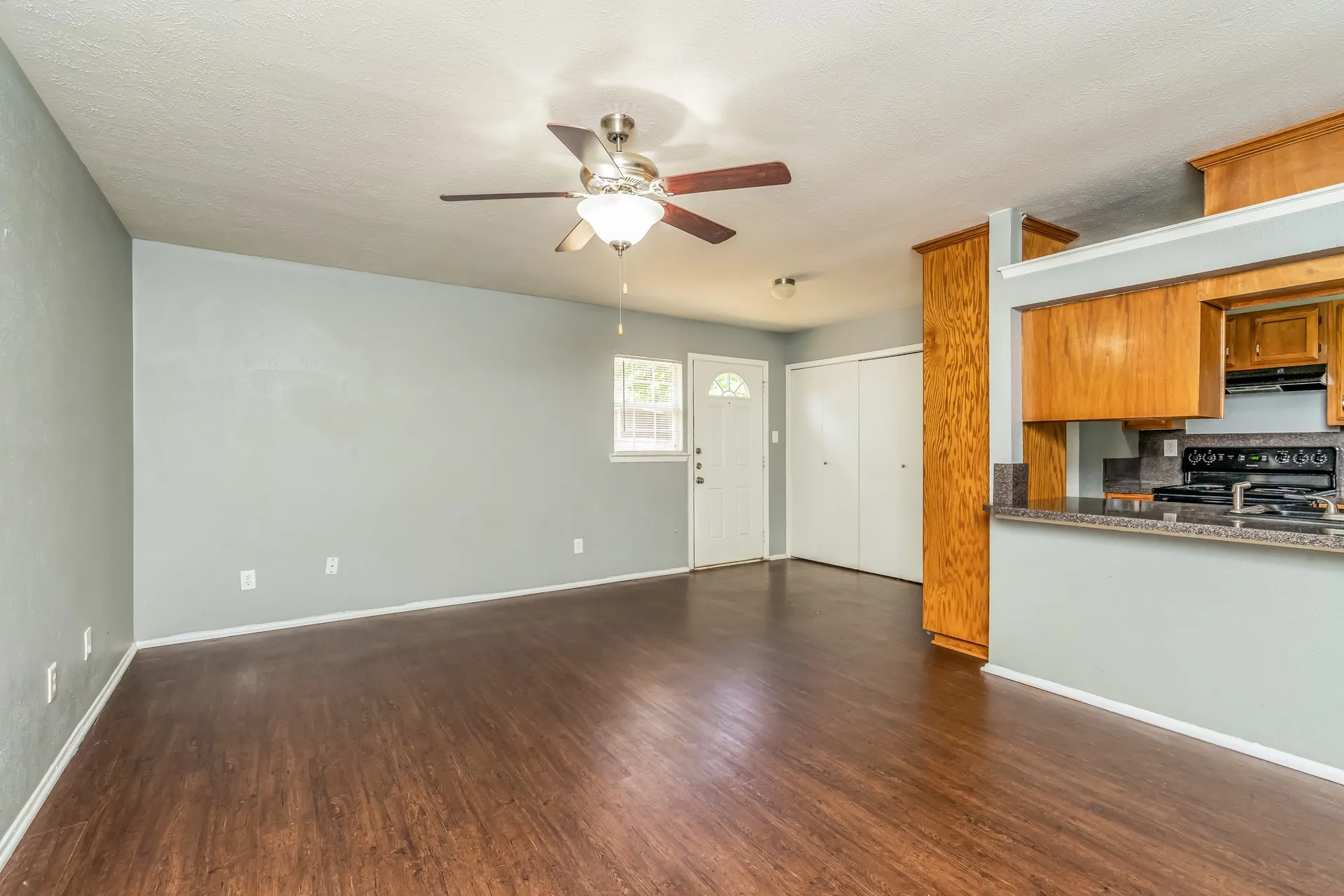 Single Family Residence For Rent in Tarrant County , 7005 WILDBRIAR Court E, Fort Worth, Texas 76120, 3 Bedroom, 2 Bathroom, 1 Garage spaces, 1,467 Sqft, built in 1955, mls#21400259, Real Estate Agent in Fort Worth, Homes For Rent in Tarrant county, Homes For Rent in Fort Worth, Realtor in Fort Worth Texas, Real Estate Brokerage Independent Realty Texas, Luminita Cordes Realtor