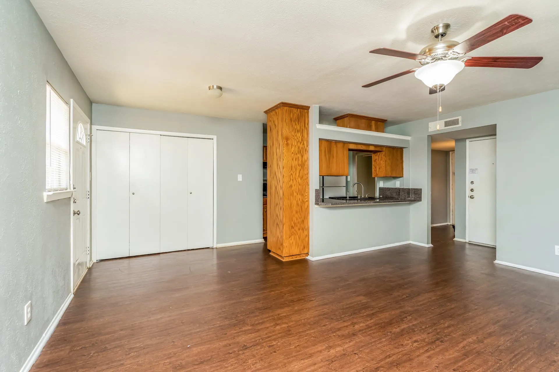 Single Family Residence For Rent in Tarrant County , 7005 WILDBRIAR Court E, Fort Worth, Texas 76120, 3 Bedroom, 2 Bathroom, 1 Garage spaces, 1,467 Sqft, built in 1955, mls#21400259, Real Estate Agent in Fort Worth, Homes For Rent in Tarrant county, Homes For Rent in Fort Worth, Realtor in Fort Worth Texas, Real Estate Brokerage Independent Realty Texas, Luminita Cordes Realtor