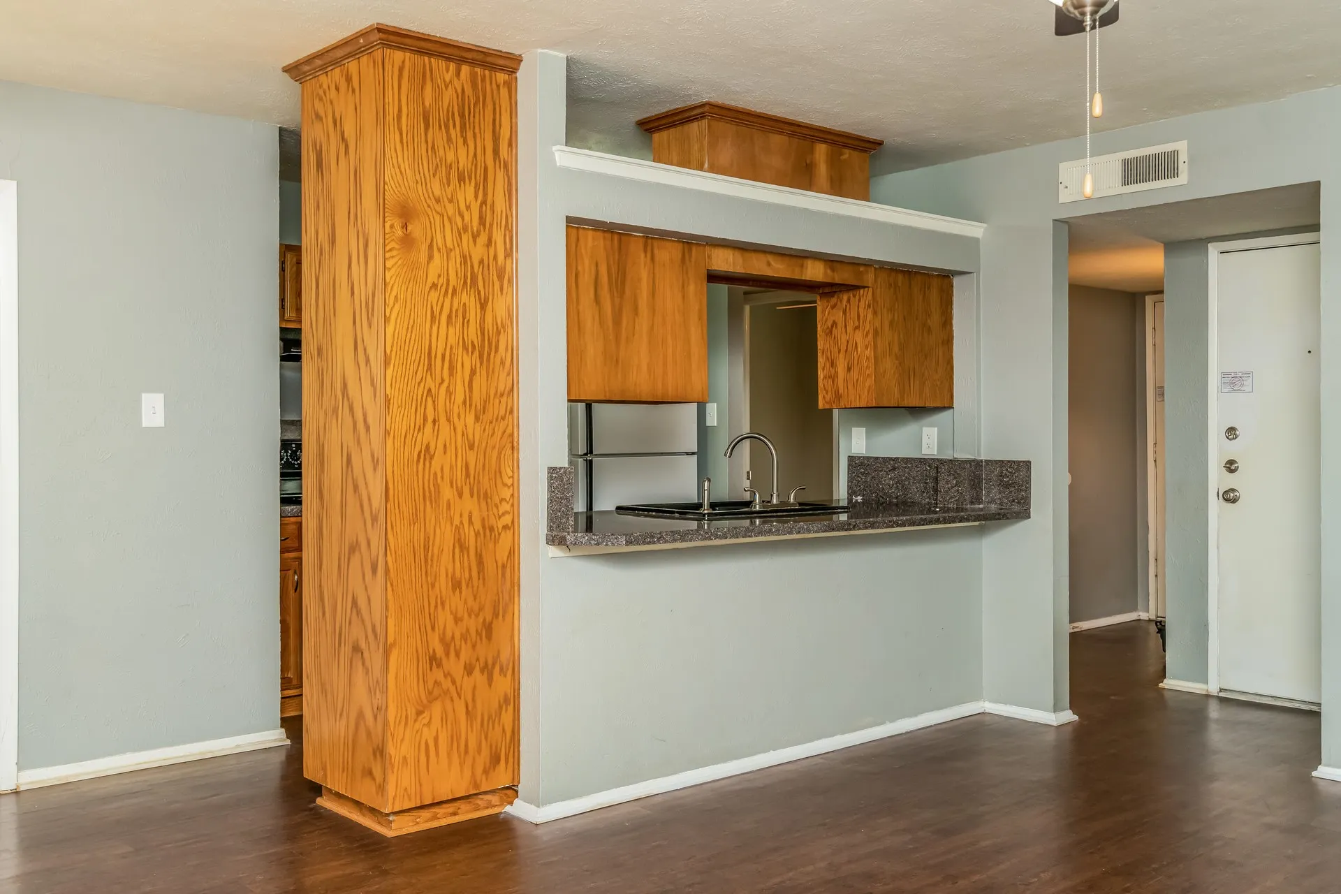 Single Family Residence For Rent in Tarrant County , 7005 WILDBRIAR Court E, Fort Worth, Texas 76120, 3 Bedroom, 2 Bathroom, 1 Garage spaces, 1,467 Sqft, built in 1955, mls#21400259, Real Estate Agent in Fort Worth, Homes For Rent in Tarrant county, Homes For Rent in Fort Worth, Realtor in Fort Worth Texas, Real Estate Brokerage Independent Realty Texas, Luminita Cordes Realtor