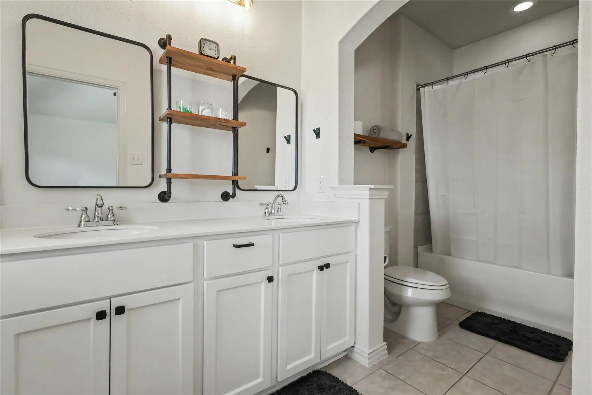 Single Family Residence For Rent in Collin County , 4828 Bridgewater Street, Plano, Texas 75074, 3 Bedroom, 3 Bathroom, 2 Garage spaces, 1,622 Sqft, built in 2015, mls#21400264, Real Estate Agent in Plano, Homes For Rent in Collin county, Homes For Rent in Plano, Realtor in Plano Texas, Real Estate Brokerage Independent Realty Texas, Luminita Cordes Realtor