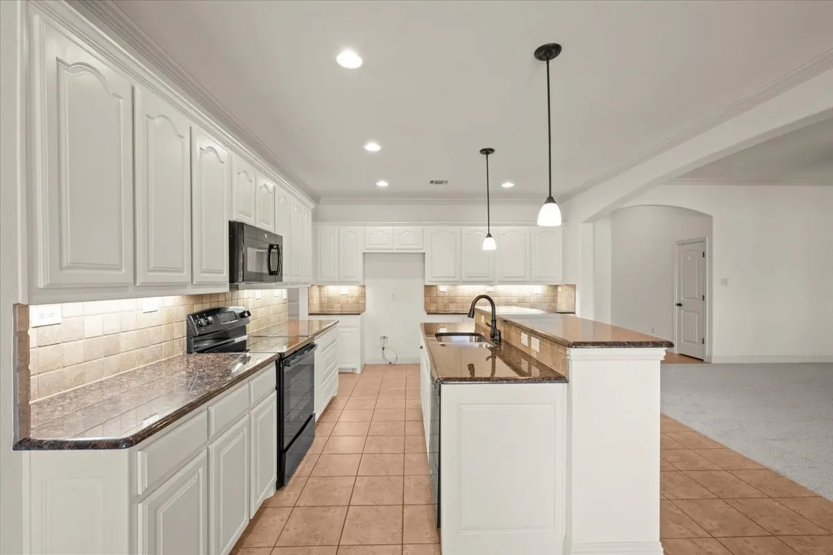 Single Family Residence For Sale in Parker County , 537 Zachary Drive, Weatherford, Texas 76087, 4 Bedroom, 3 Bathroom, 2 Garage spaces, 2,315 Sqft, built in 2014, mls#21393865, Real Estate Agent in Weatherford, Homes For Sale in Parker county, Homes For Sale in Weatherford, Realtor in Weatherford Texas, Real Estate Brokerage Independent Realty Texas, Luminita Cordes Realtor