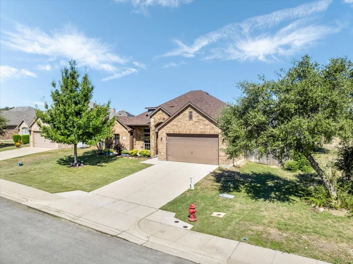 Single Family Residence For Sale in Parker County , 537 Zachary Drive, Weatherford, Texas 76087, 4 Bedroom, 3 Bathroom, 2 Garage spaces, 2,315 Sqft, built in 2014, mls#21393865, Real Estate Agent in Weatherford, Homes For Sale in Parker county, Homes For Sale in Weatherford, Realtor in Weatherford Texas, Real Estate Brokerage Independent Realty Texas, Luminita Cordes Realtor