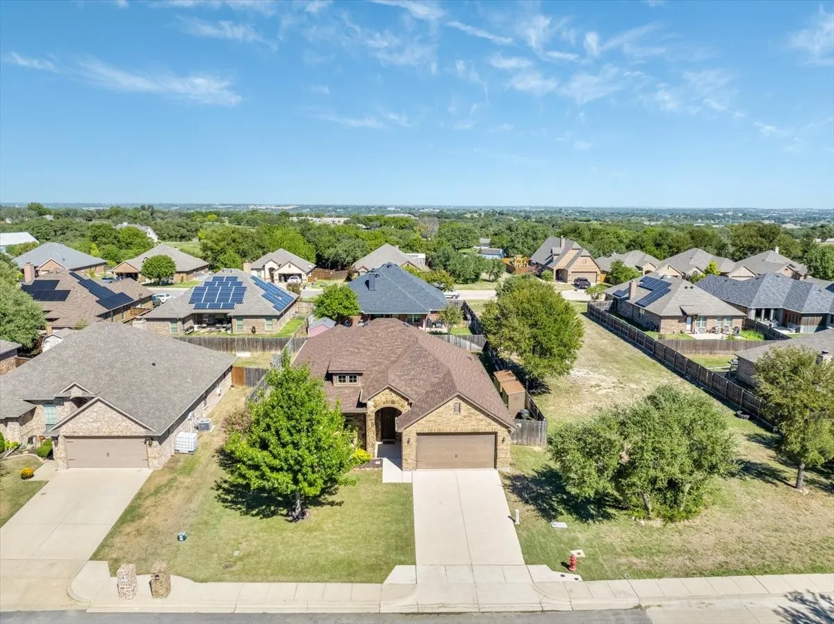 Single Family Residence For Sale in Parker County , 537 Zachary Drive, Weatherford, Texas 76087, 4 Bedroom, 3 Bathroom, 2 Garage spaces, 2,315 Sqft, built in 2014, mls#21393865, Real Estate Agent in Weatherford, Homes For Sale in Parker county, Homes For Sale in Weatherford, Realtor in Weatherford Texas, Real Estate Brokerage Independent Realty Texas, Luminita Cordes Realtor