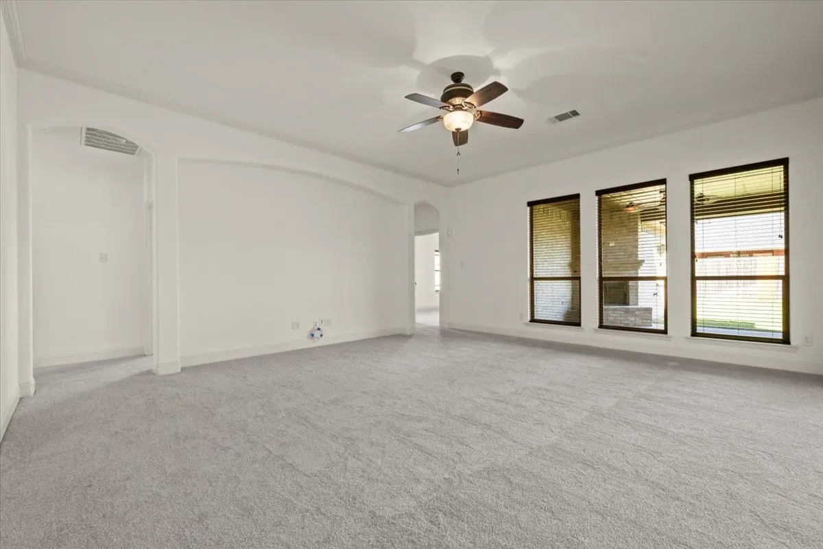 Single Family Residence For Sale in Parker County , 537 Zachary Drive, Weatherford, Texas 76087, 4 Bedroom, 3 Bathroom, 2 Garage spaces, 2,315 Sqft, built in 2014, mls#21393865, Real Estate Agent in Weatherford, Homes For Sale in Parker county, Homes For Sale in Weatherford, Realtor in Weatherford Texas, Real Estate Brokerage Independent Realty Texas, Luminita Cordes Realtor
