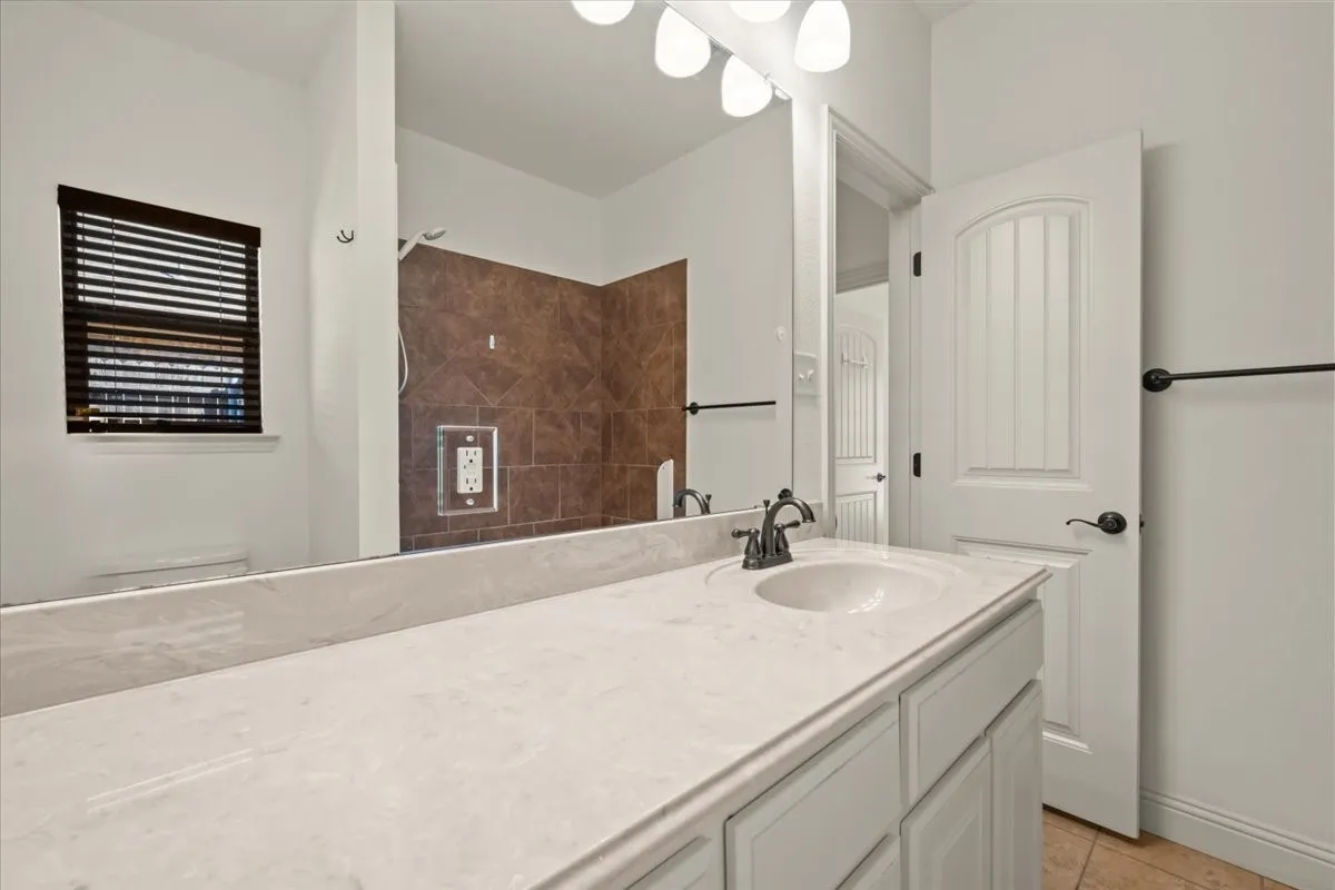 Single Family Residence For Sale in Parker County , 537 Zachary Drive, Weatherford, Texas 76087, 4 Bedroom, 3 Bathroom, 2 Garage spaces, 2,315 Sqft, built in 2014, mls#21393865, Real Estate Agent in Weatherford, Homes For Sale in Parker county, Homes For Sale in Weatherford, Realtor in Weatherford Texas, Real Estate Brokerage Independent Realty Texas, Luminita Cordes Realtor