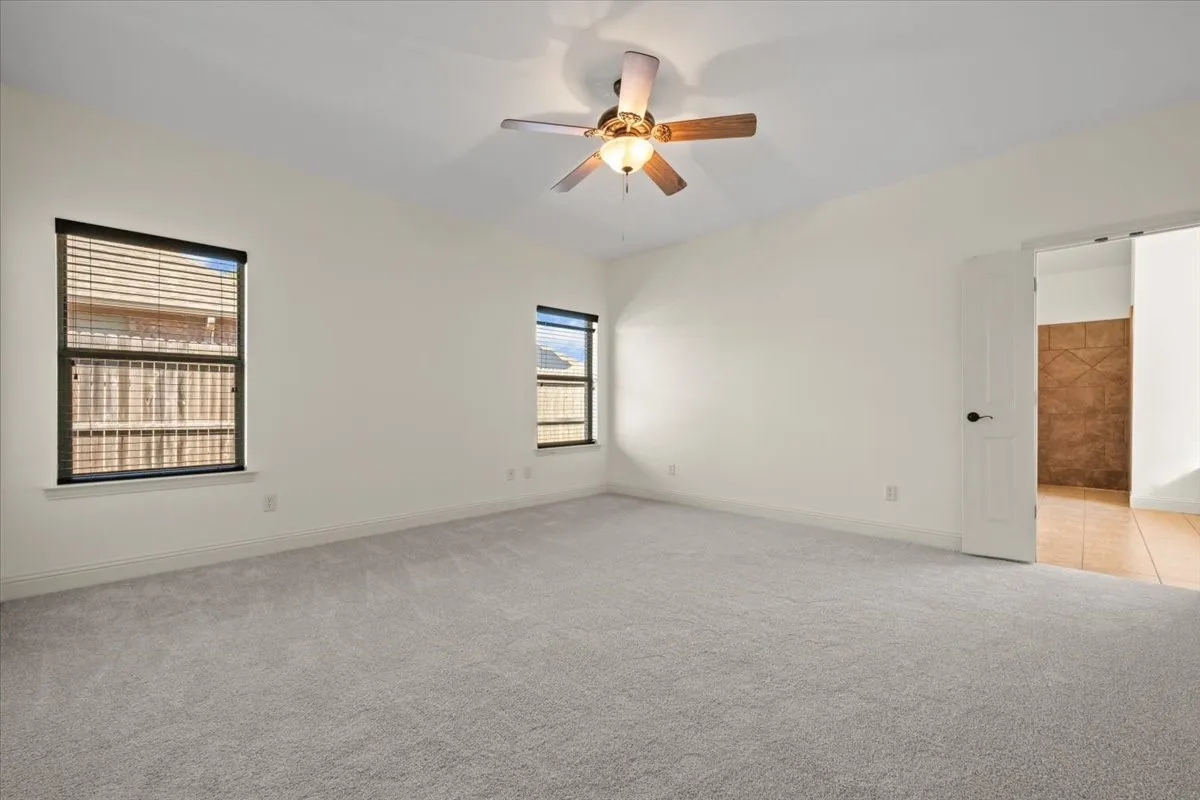 Single Family Residence For Sale in Parker County , 537 Zachary Drive, Weatherford, Texas 76087, 4 Bedroom, 3 Bathroom, 2 Garage spaces, 2,315 Sqft, built in 2014, mls#21393865, Real Estate Agent in Weatherford, Homes For Sale in Parker county, Homes For Sale in Weatherford, Realtor in Weatherford Texas, Real Estate Brokerage Independent Realty Texas, Luminita Cordes Realtor