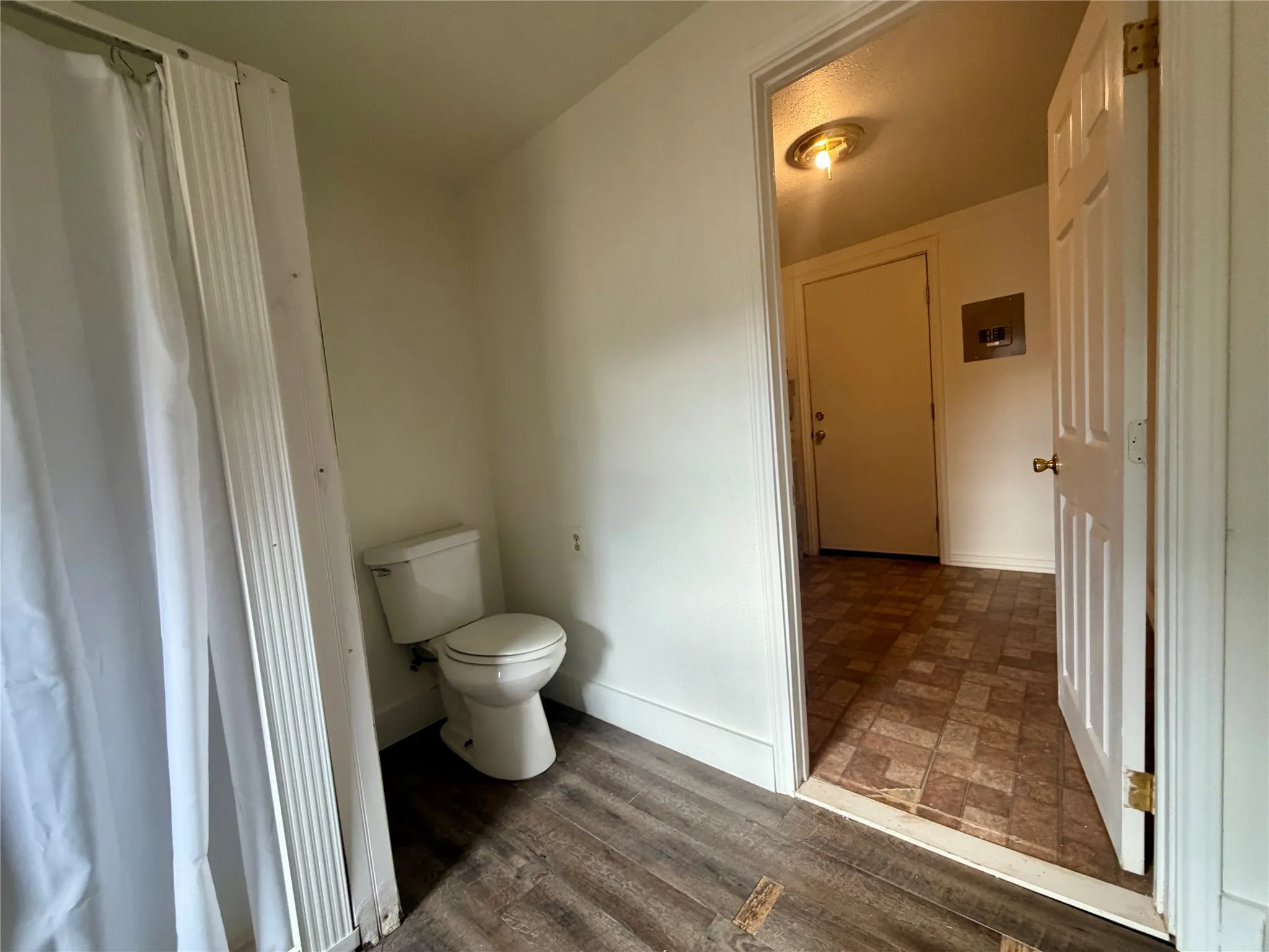 720 Ave F, Hawley, TX