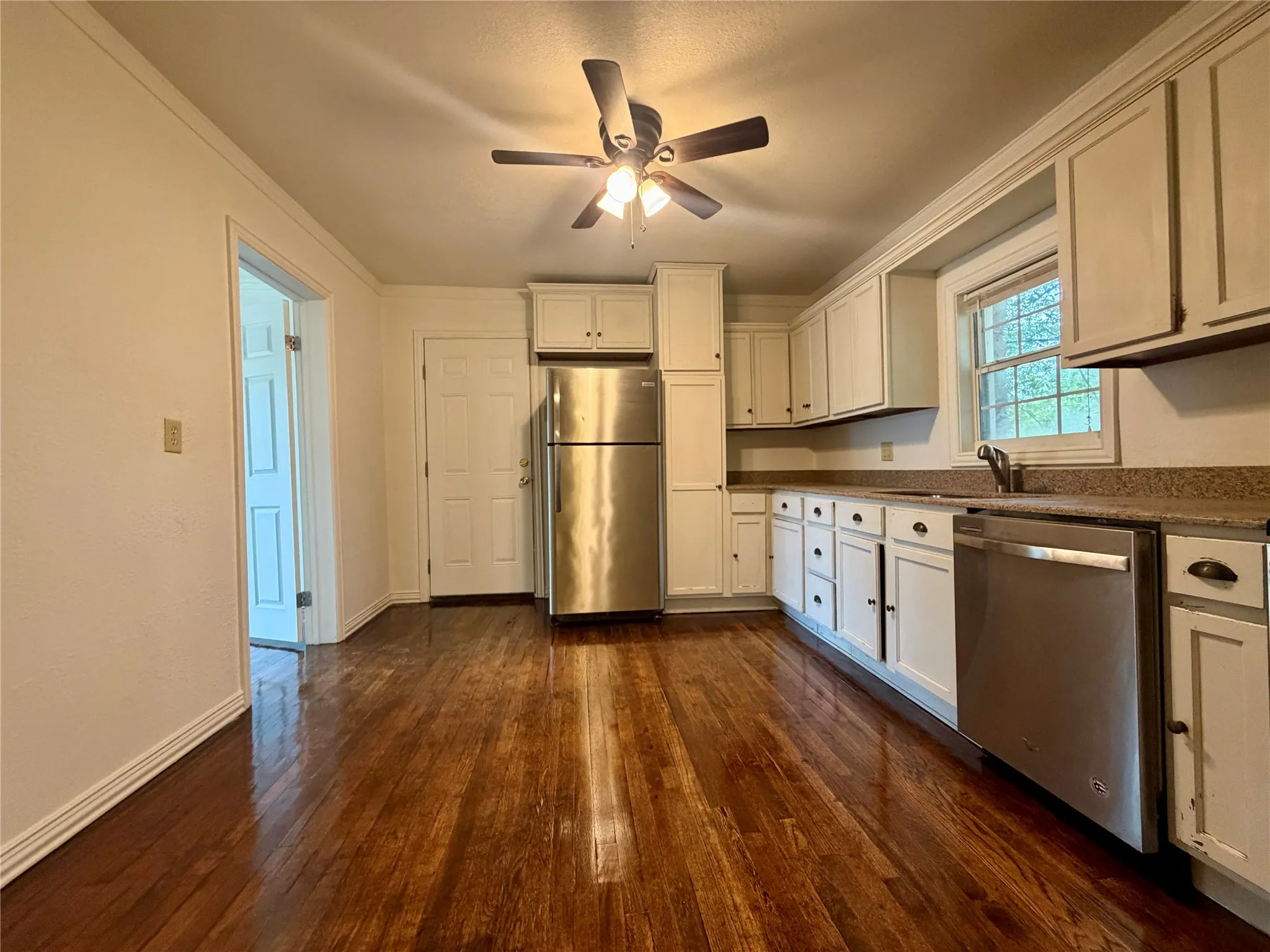 610 8th St, Hawley, TX