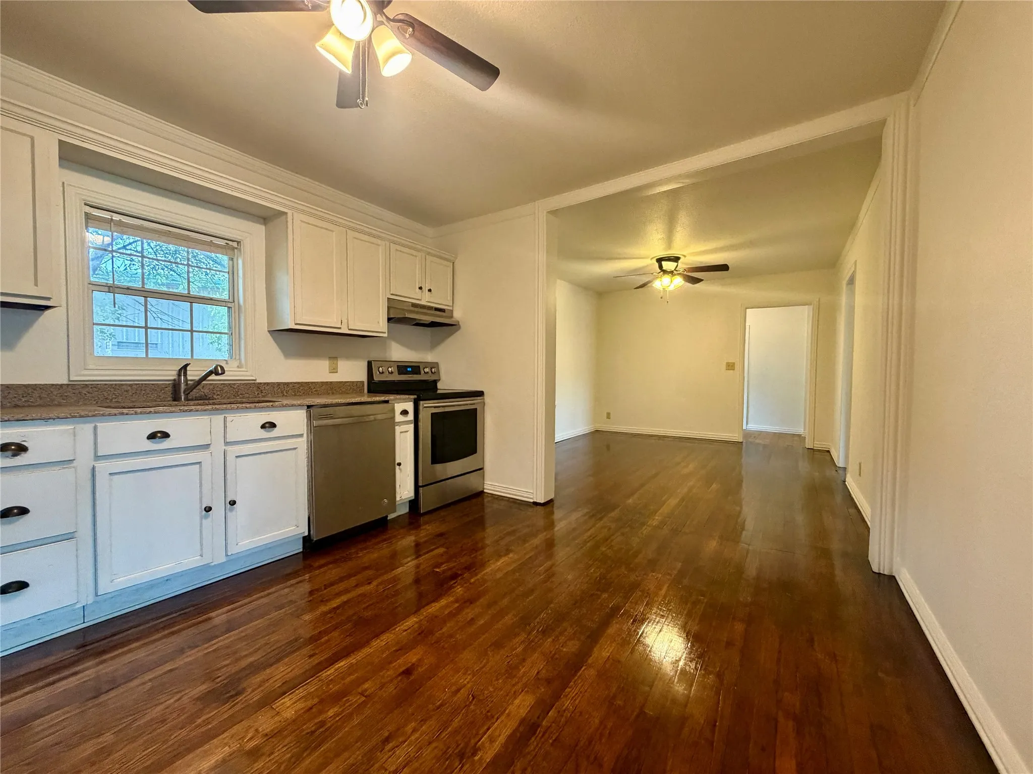 610 8th St, Hawley, TX
