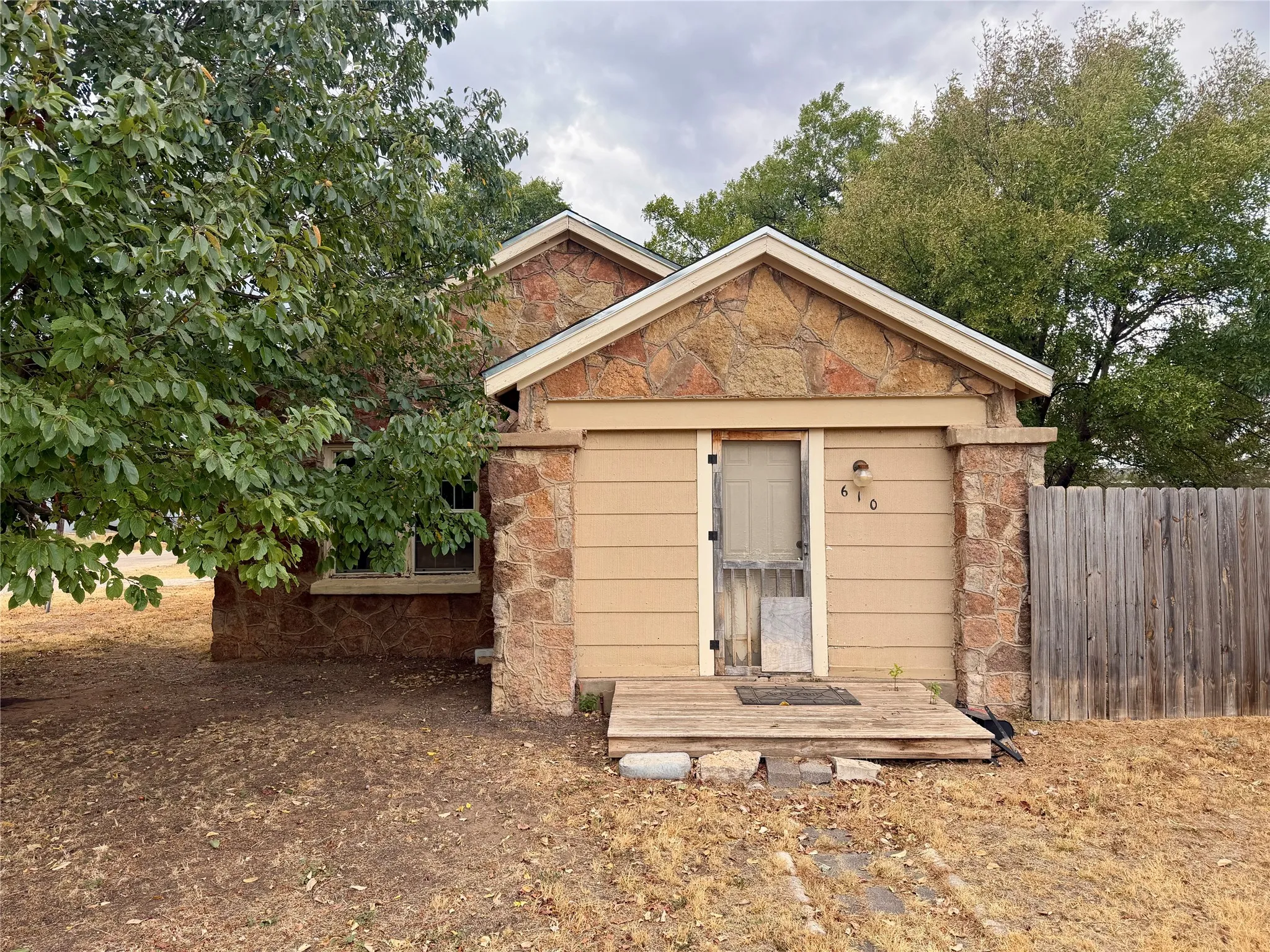 Duplex For Sale in Jones County , 610 8th Street, Hawley, Texas 79525, 0, 0, Garage spaces, 0 Sqft, built in 1938, mls#21400268, Real Estate Agent in Hawley, Homes For Sale in Jones county, Homes For Sale in Hawley, Realtor in Hawley Texas, Real Estate Brokerage Independent Realty Texas, Luminita Cordes Realtor