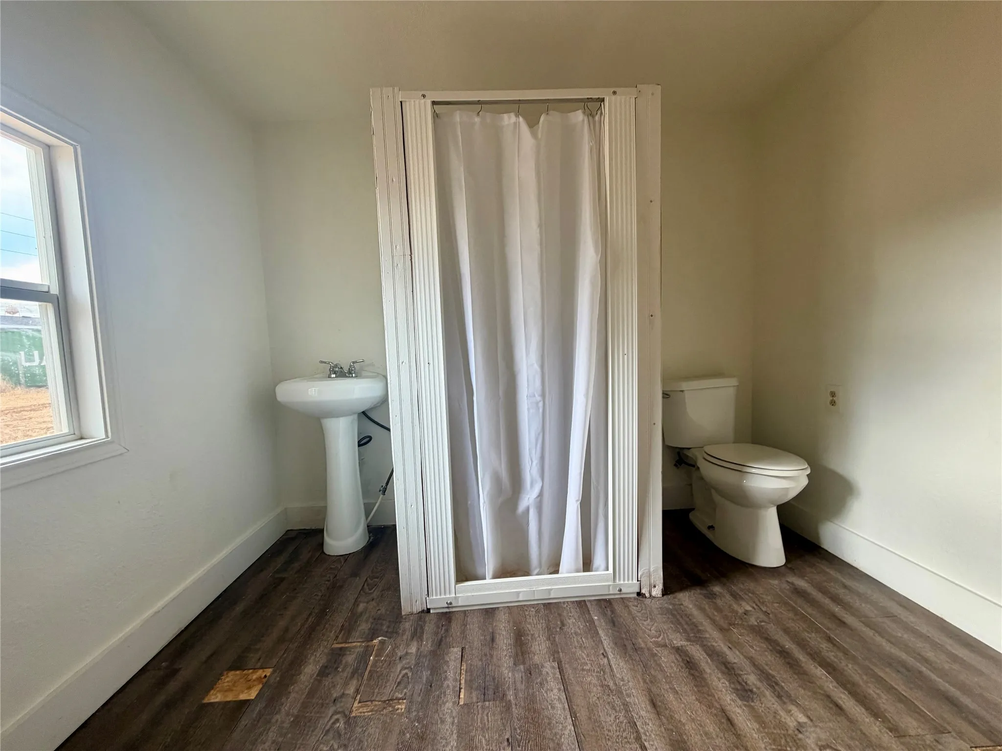 720 Ave F, Hawley, TX
