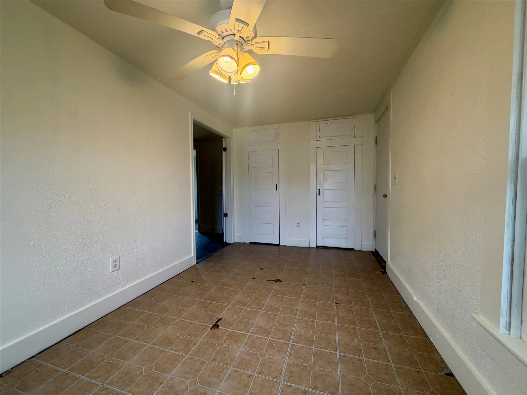 720 Ave F, Hawley, TX