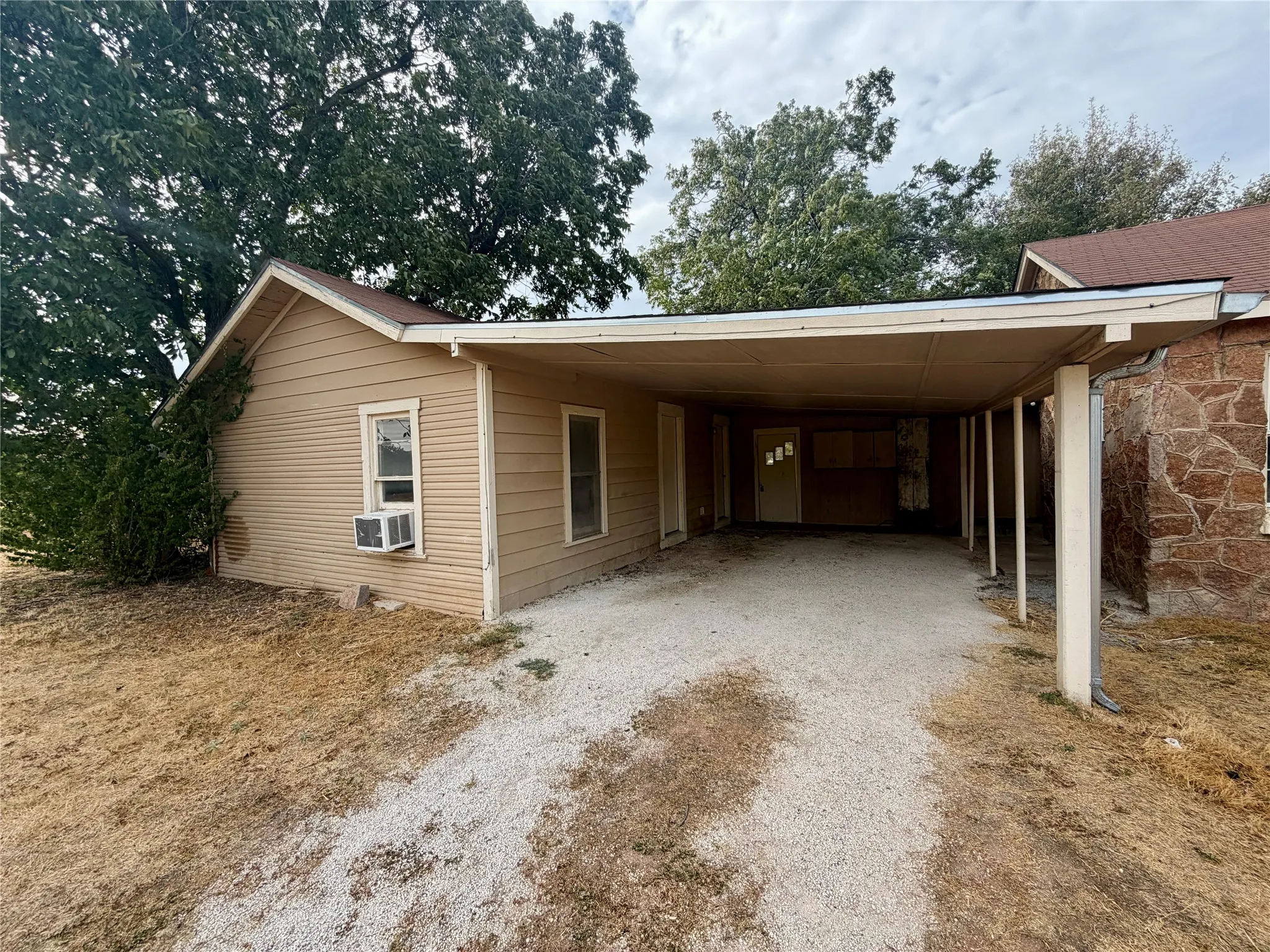 Duplex For Sale in Jones County , 610 8th Street, Hawley, Texas 79525, 0, 0, Garage spaces, 0 Sqft, built in 1938, mls#21400268, Real Estate Agent in Hawley, Homes For Sale in Jones county, Homes For Sale in Hawley, Realtor in Hawley Texas, Real Estate Brokerage Independent Realty Texas, Luminita Cordes Realtor
