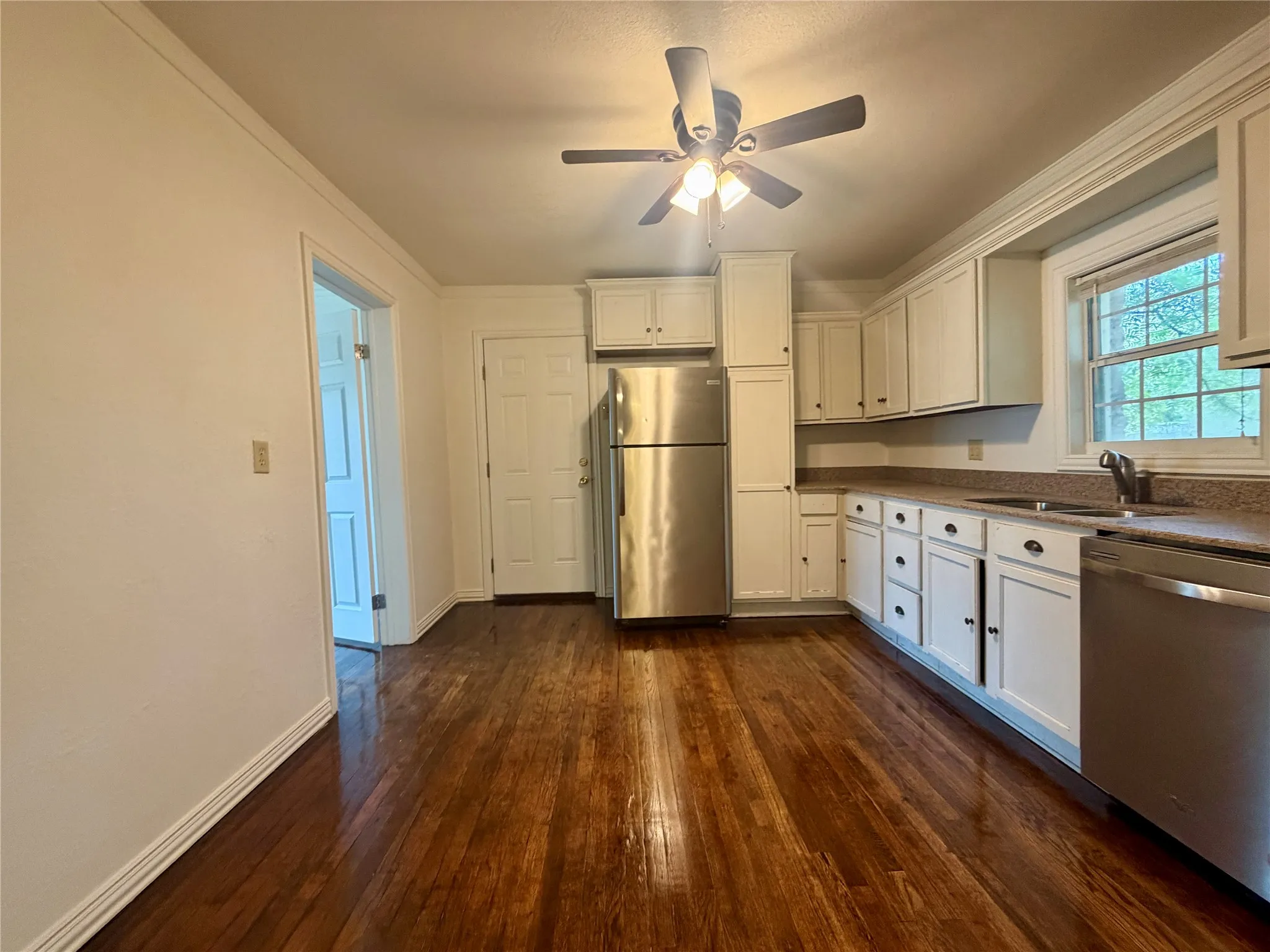 610 8th St, Hawley, TX
