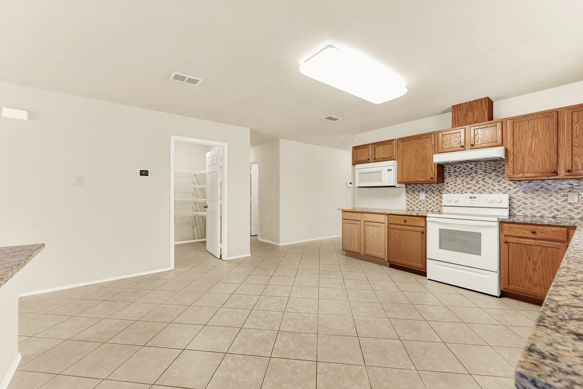 Single Family Residence For Rent in Collin County , 2809 Mesa Valley Drive, Mc Kinney, Texas 75071, 3 Bedroom, 2 Bathroom, 2 Garage spaces, 1,736 Sqft, built in 2002, mls#21399615, Real Estate Agent in Mc Kinney, Homes For Rent in Collin county, Homes For Rent in Mc Kinney, Realtor in Mc Kinney Texas, Real Estate Brokerage Independent Realty Texas, Luminita Cordes Realtor