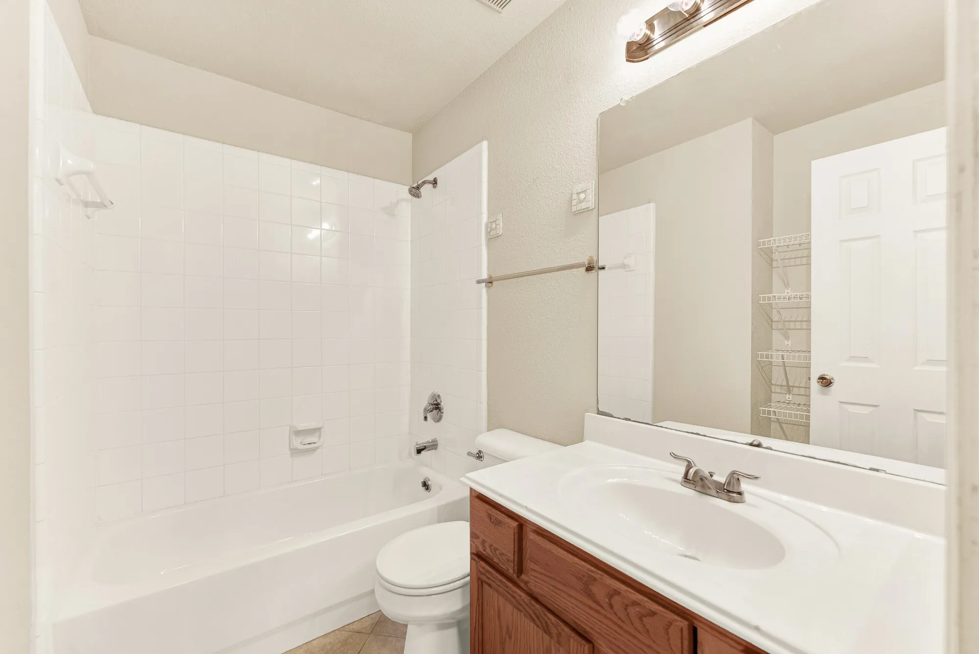 Single Family Residence For Rent in Collin County , 2809 Mesa Valley Drive, Mc Kinney, Texas 75071, 3 Bedroom, 2 Bathroom, 2 Garage spaces, 1,736 Sqft, built in 2002, mls#21399615, Real Estate Agent in Mc Kinney, Homes For Rent in Collin county, Homes For Rent in Mc Kinney, Realtor in Mc Kinney Texas, Real Estate Brokerage Independent Realty Texas, Luminita Cordes Realtor