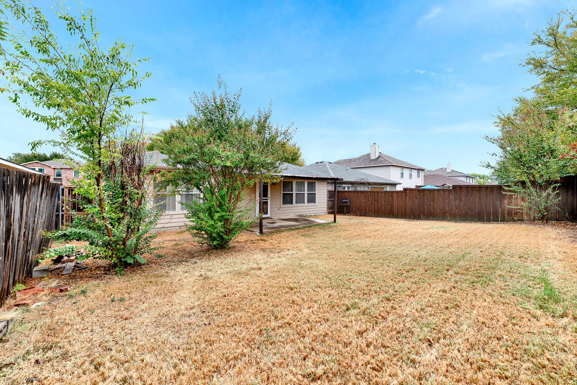 Single Family Residence For Rent in Collin County , 2809 Mesa Valley Drive, Mc Kinney, Texas 75071, 3 Bedroom, 2 Bathroom, 2 Garage spaces, 1,736 Sqft, built in 2002, mls#21399615, Real Estate Agent in Mc Kinney, Homes For Rent in Collin county, Homes For Rent in Mc Kinney, Realtor in Mc Kinney Texas, Real Estate Brokerage Independent Realty Texas, Luminita Cordes Realtor