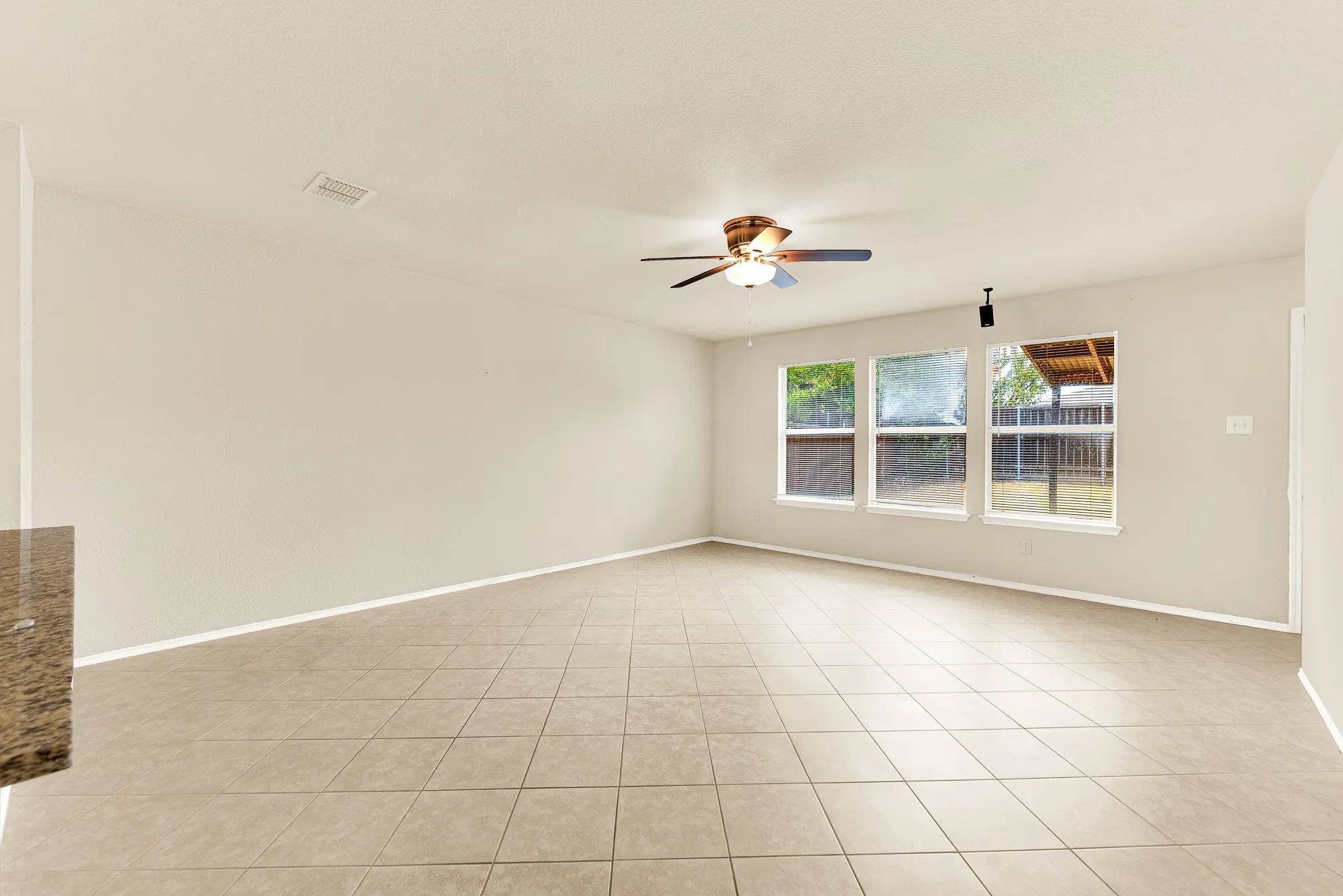 Single Family Residence For Rent in Collin County , 2809 Mesa Valley Drive, Mc Kinney, Texas 75071, 3 Bedroom, 2 Bathroom, 2 Garage spaces, 1,736 Sqft, built in 2002, mls#21399615, Real Estate Agent in Mc Kinney, Homes For Rent in Collin county, Homes For Rent in Mc Kinney, Realtor in Mc Kinney Texas, Real Estate Brokerage Independent Realty Texas, Luminita Cordes Realtor