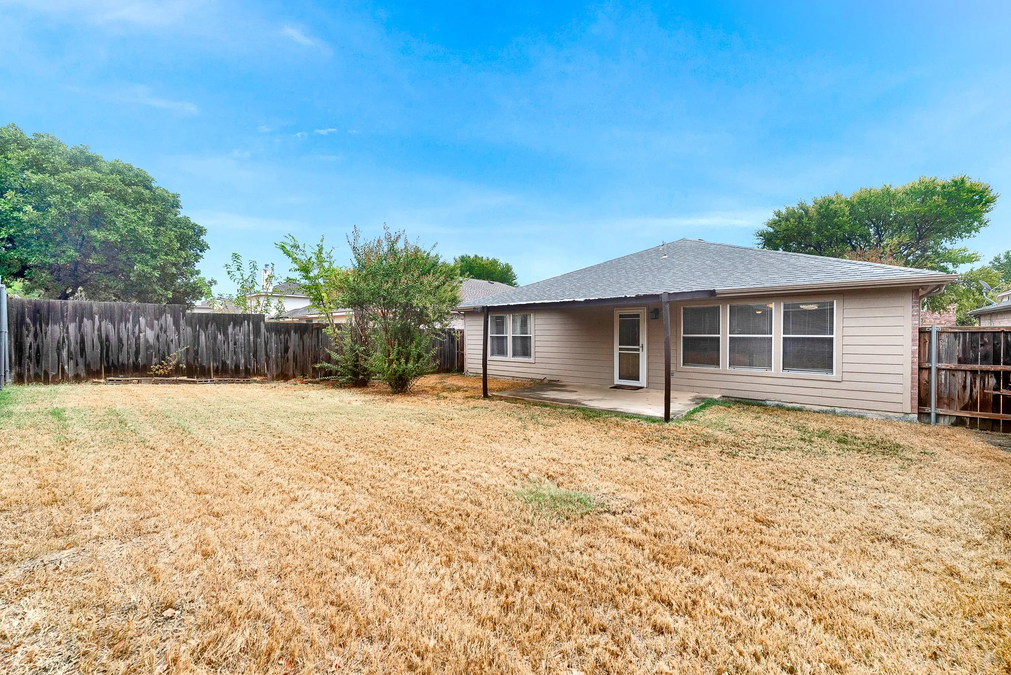 Single Family Residence For Rent in Collin County , 2809 Mesa Valley Drive, Mc Kinney, Texas 75071, 3 Bedroom, 2 Bathroom, 2 Garage spaces, 1,736 Sqft, built in 2002, mls#21399615, Real Estate Agent in Mc Kinney, Homes For Rent in Collin county, Homes For Rent in Mc Kinney, Realtor in Mc Kinney Texas, Real Estate Brokerage Independent Realty Texas, Luminita Cordes Realtor