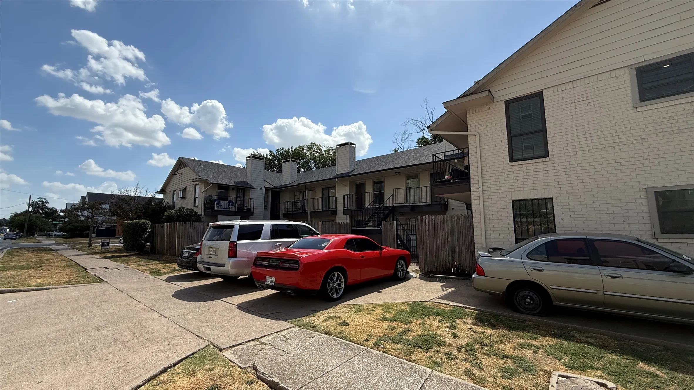 Condominium For Rent in Dallas County , 1603 N Garrett Avenue 203, Dallas, Texas 75206, 2 Bedroom, 1 Bathroom, Garage spaces, 813 Sqft, built in 1982, mls#21400284, Real Estate Agent in Dallas, Homes For Rent in Dallas county, Homes For Rent in Dallas, Realtor in Dallas Texas, Real Estate Brokerage Independent Realty Texas, Luminita Cordes Realtor