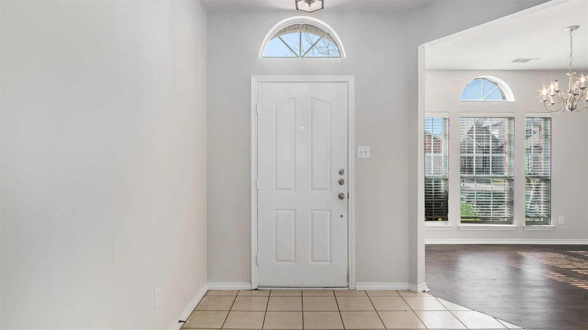Single Family Residence For Rent in Tarrant County , 6036 Horse Trap Drive, Fort Worth, Texas 76179, 3 Bedroom, 2 Bathroom, 2 Garage spaces, 1,844 Sqft, built in 2004, mls#21400286, Real Estate Agent in Fort Worth, Homes For Rent in Tarrant county, Homes For Rent in Fort Worth, Realtor in Fort Worth Texas, Real Estate Brokerage Independent Realty Texas, Luminita Cordes Realtor