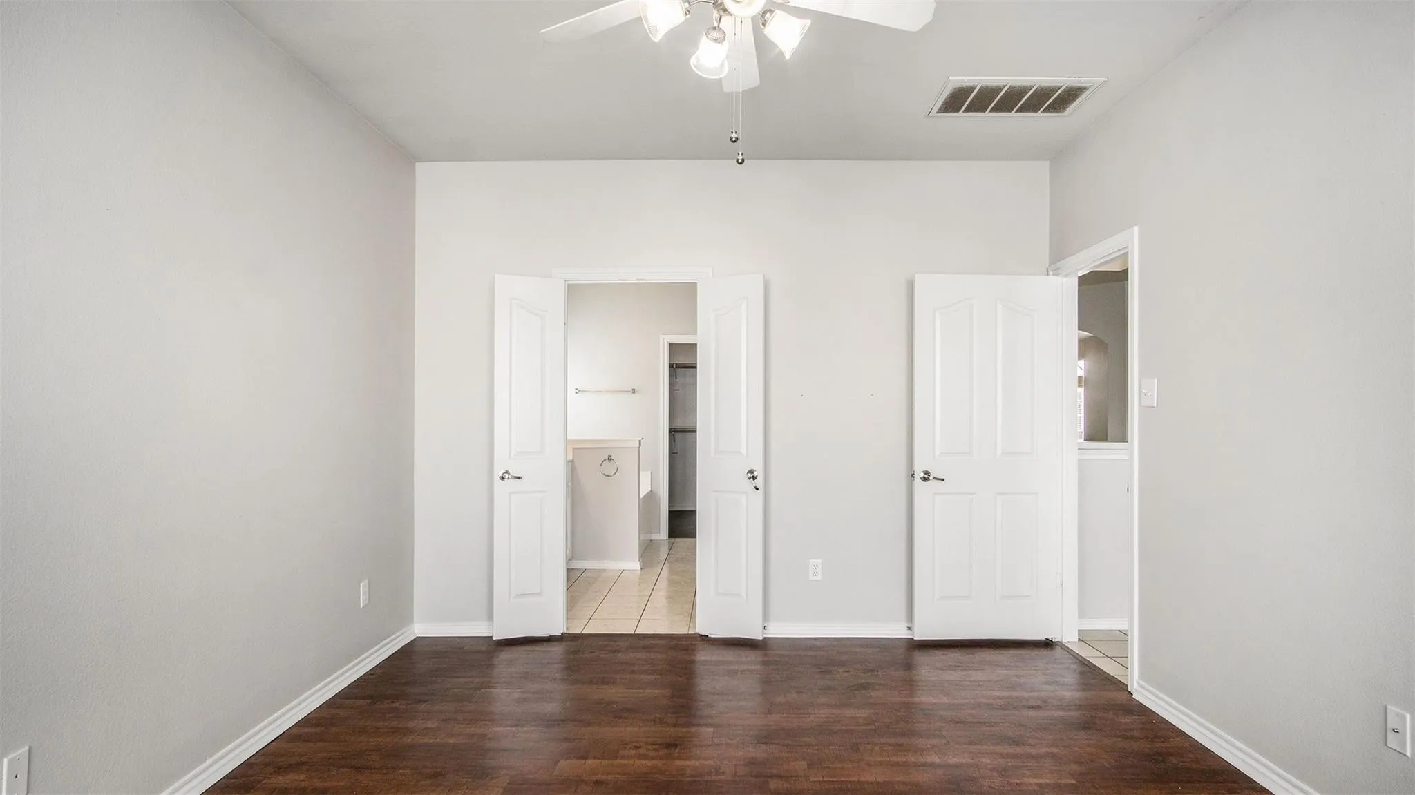 Single Family Residence For Rent in Tarrant County , 6036 Horse Trap Drive, Fort Worth, Texas 76179, 3 Bedroom, 2 Bathroom, 2 Garage spaces, 1,844 Sqft, built in 2004, mls#21400286, Real Estate Agent in Fort Worth, Homes For Rent in Tarrant county, Homes For Rent in Fort Worth, Realtor in Fort Worth Texas, Real Estate Brokerage Independent Realty Texas, Luminita Cordes Realtor
