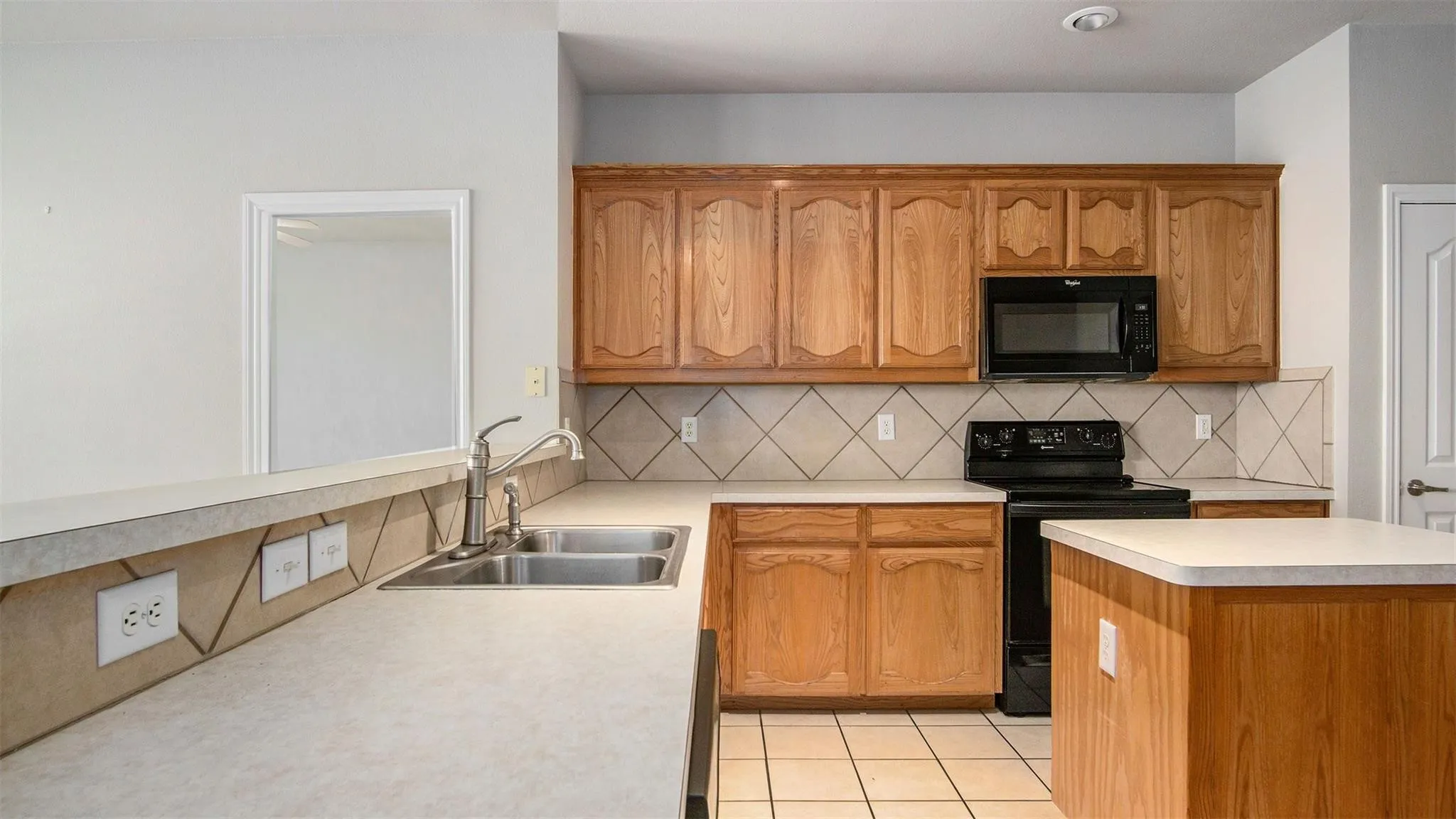 Single Family Residence For Rent in Tarrant County , 6036 Horse Trap Drive, Fort Worth, Texas 76179, 3 Bedroom, 2 Bathroom, 2 Garage spaces, 1,844 Sqft, built in 2004, mls#21400286, Real Estate Agent in Fort Worth, Homes For Rent in Tarrant county, Homes For Rent in Fort Worth, Realtor in Fort Worth Texas, Real Estate Brokerage Independent Realty Texas, Luminita Cordes Realtor