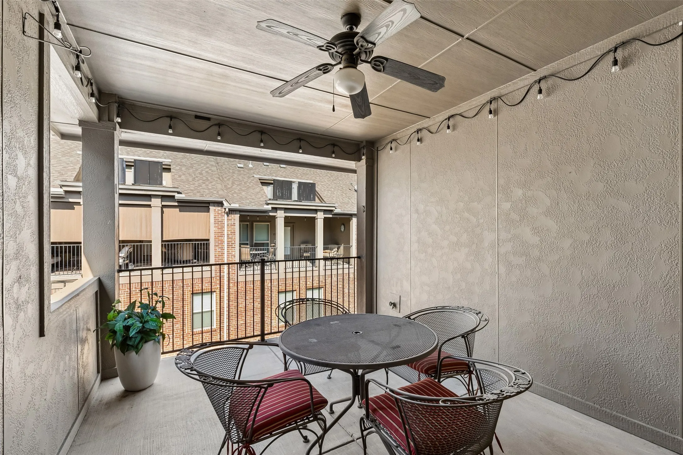 Townhouse For Sale in Denton County , 4237 Riverview Drive, Carrollton, Texas 75010, 3 Bedroom, 4 Bathroom, 2 Garage spaces, 2,177 Sqft, built in 2011, mls#21399674, Real Estate Agent in Carrollton, Homes For Sale in Denton county, Homes For Sale in Carrollton, Realtor in Carrollton Texas, Real Estate Brokerage Independent Realty Texas, Luminita Cordes Realtor