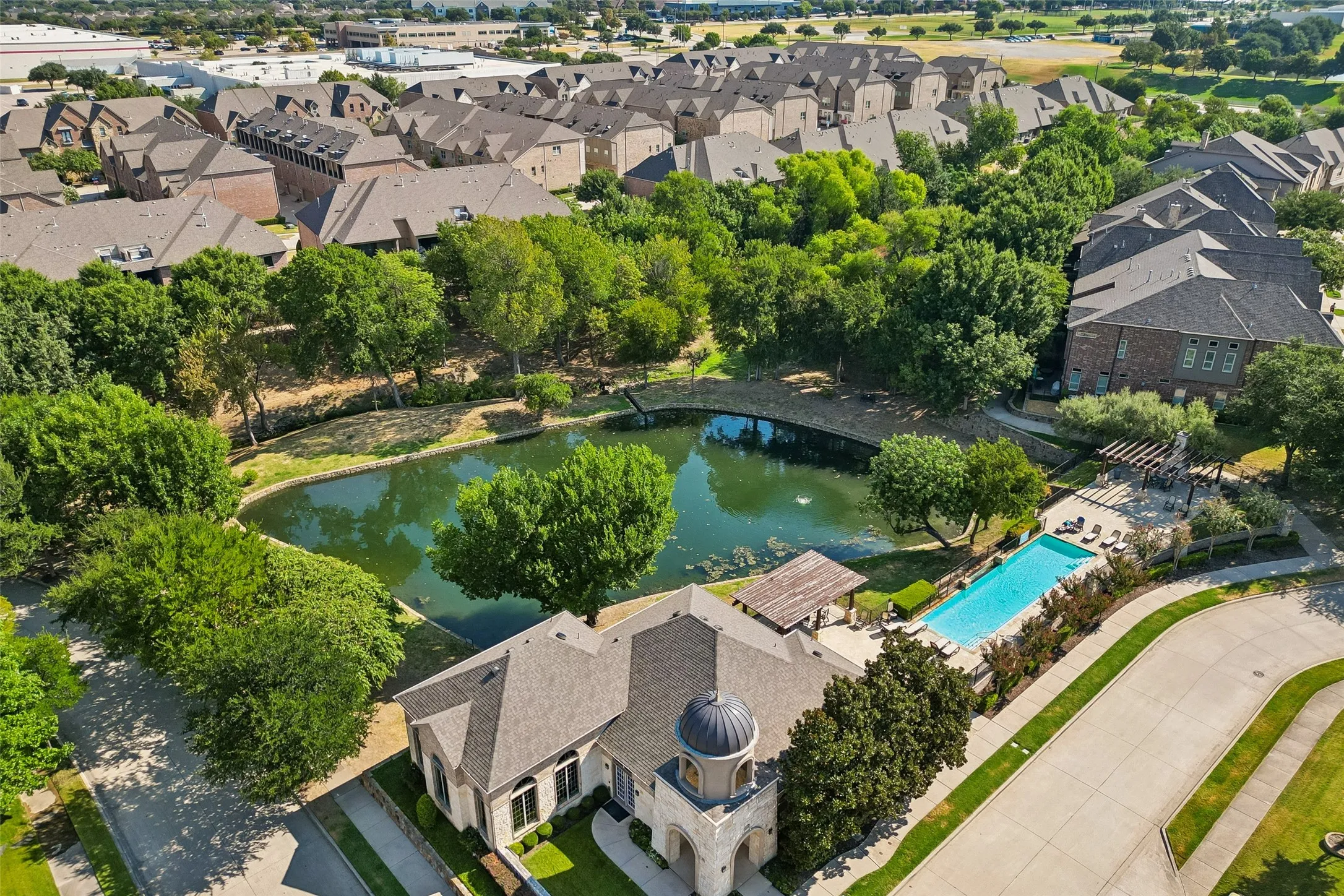 Townhouse For Sale in Denton County , 4237 Riverview Drive, Carrollton, Texas 75010, 3 Bedroom, 4 Bathroom, 2 Garage spaces, 2,177 Sqft, built in 2011, mls#21399674, Real Estate Agent in Carrollton, Homes For Sale in Denton county, Homes For Sale in Carrollton, Realtor in Carrollton Texas, Real Estate Brokerage Independent Realty Texas, Luminita Cordes Realtor