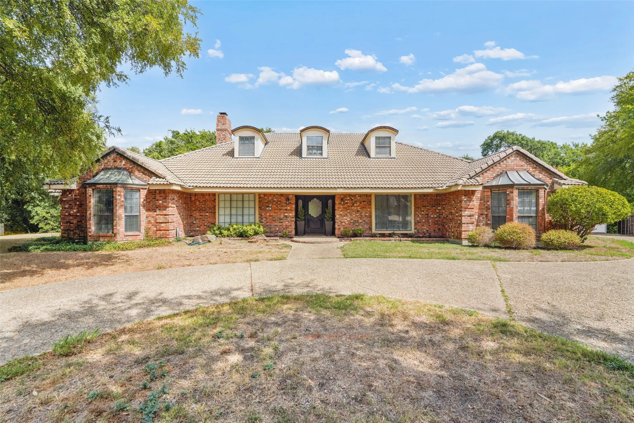 Single Family Residence For Sale in Dallas County , 803 Green Tree Court, Duncanville, Texas 75137, 9 Bedroom, 6 Bathroom, 3 Garage spaces, 5,052 Sqft, built in 1979, mls#21400290, Real Estate Agent in Duncanville, Homes For Sale in Dallas county, Homes For Sale in Duncanville, Realtor in Duncanville Texas, Real Estate Brokerage Independent Realty Texas, Luminita Cordes Realtor