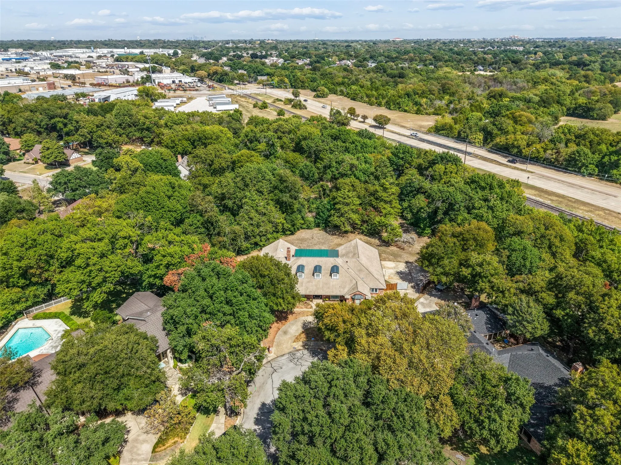 Single Family Residence For Sale in Dallas County , 803 Green Tree Court, Duncanville, Texas 75137, 9 Bedroom, 6 Bathroom, 3 Garage spaces, 5,052 Sqft, built in 1979, mls#21400290, Real Estate Agent in Duncanville, Homes For Sale in Dallas county, Homes For Sale in Duncanville, Realtor in Duncanville Texas, Real Estate Brokerage Independent Realty Texas, Luminita Cordes Realtor