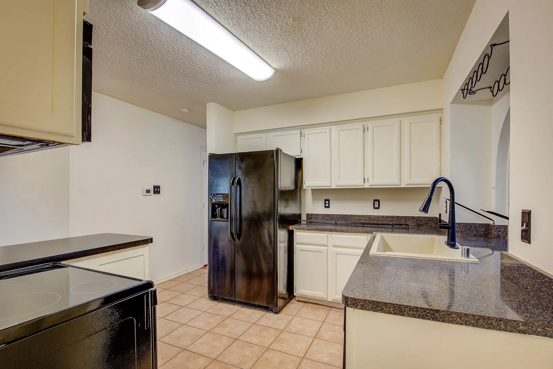 Single Family Residence For Rent in Tarrant County , 230 Brittany Drive, Euless, Texas 76039, 3 Bedroom, 3 Bathroom, 2 Garage spaces, 1,919 Sqft, built in 1991, mls#21400293, Real Estate Agent in Euless, Homes For Rent in Tarrant county, Homes For Rent in Euless, Realtor in Euless Texas, Real Estate Brokerage Independent Realty Texas, Luminita Cordes Realtor