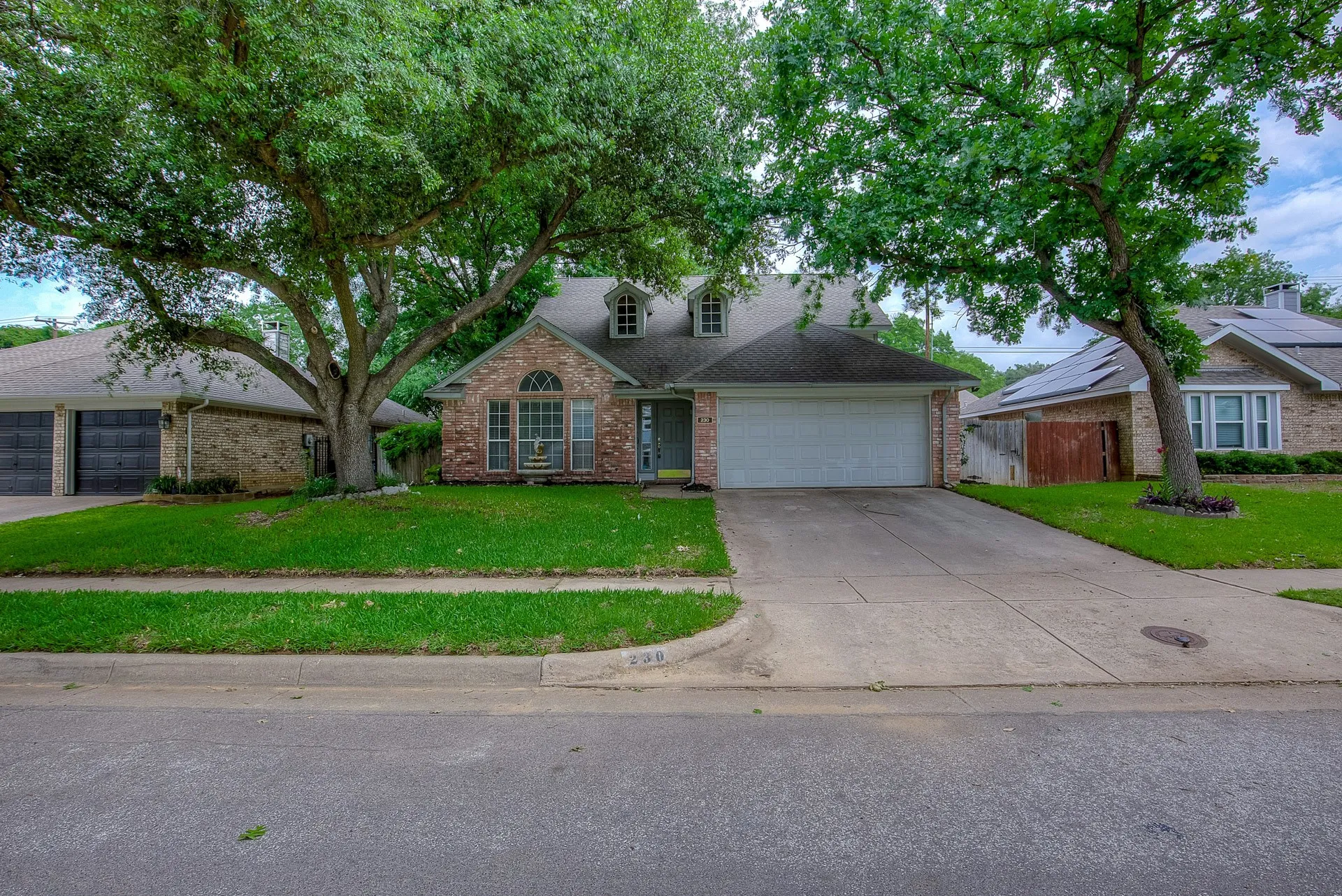 Single Family Residence For Rent in Tarrant County , 230 Brittany Drive, Euless, Texas 76039, 3 Bedroom, 3 Bathroom, 2 Garage spaces, 1,919 Sqft, built in 1991, mls#21400293, Real Estate Agent in Euless, Homes For Rent in Tarrant county, Homes For Rent in Euless, Realtor in Euless Texas, Real Estate Brokerage Independent Realty Texas, Luminita Cordes Realtor