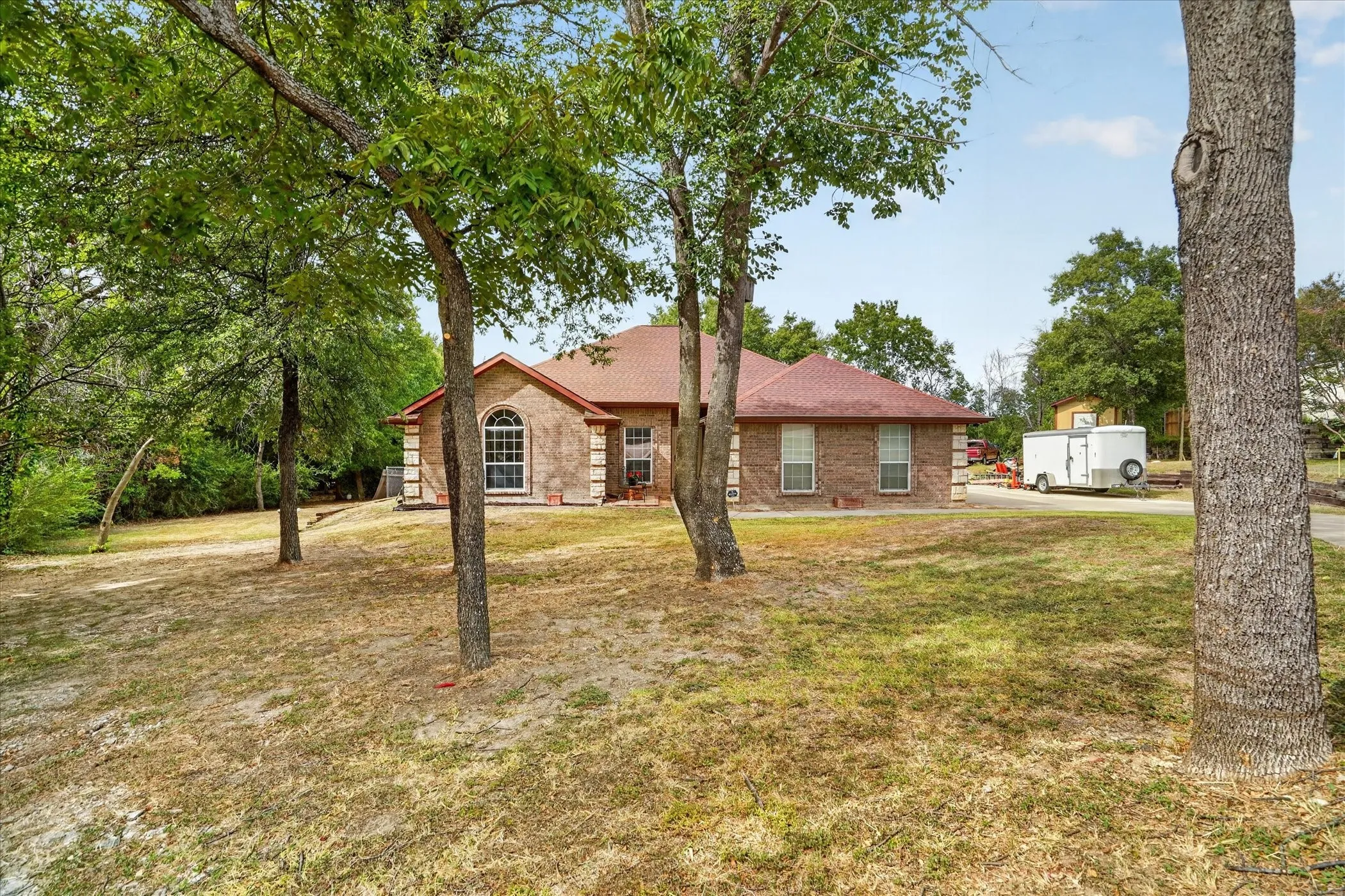 Single Family Residence For Sale in Tarrant County , 6608 Silver Oak Lane, Fort Worth, Texas 76135, 4 Bedroom, 2 Bathroom, 2 Garage spaces, 1,841 Sqft, built in 2003, mls#21399999, Real Estate Agent in Fort Worth, Homes For Sale in Tarrant county, Homes For Sale in Fort Worth, Realtor in Fort Worth Texas, Real Estate Brokerage Independent Realty Texas, Luminita Cordes Realtor