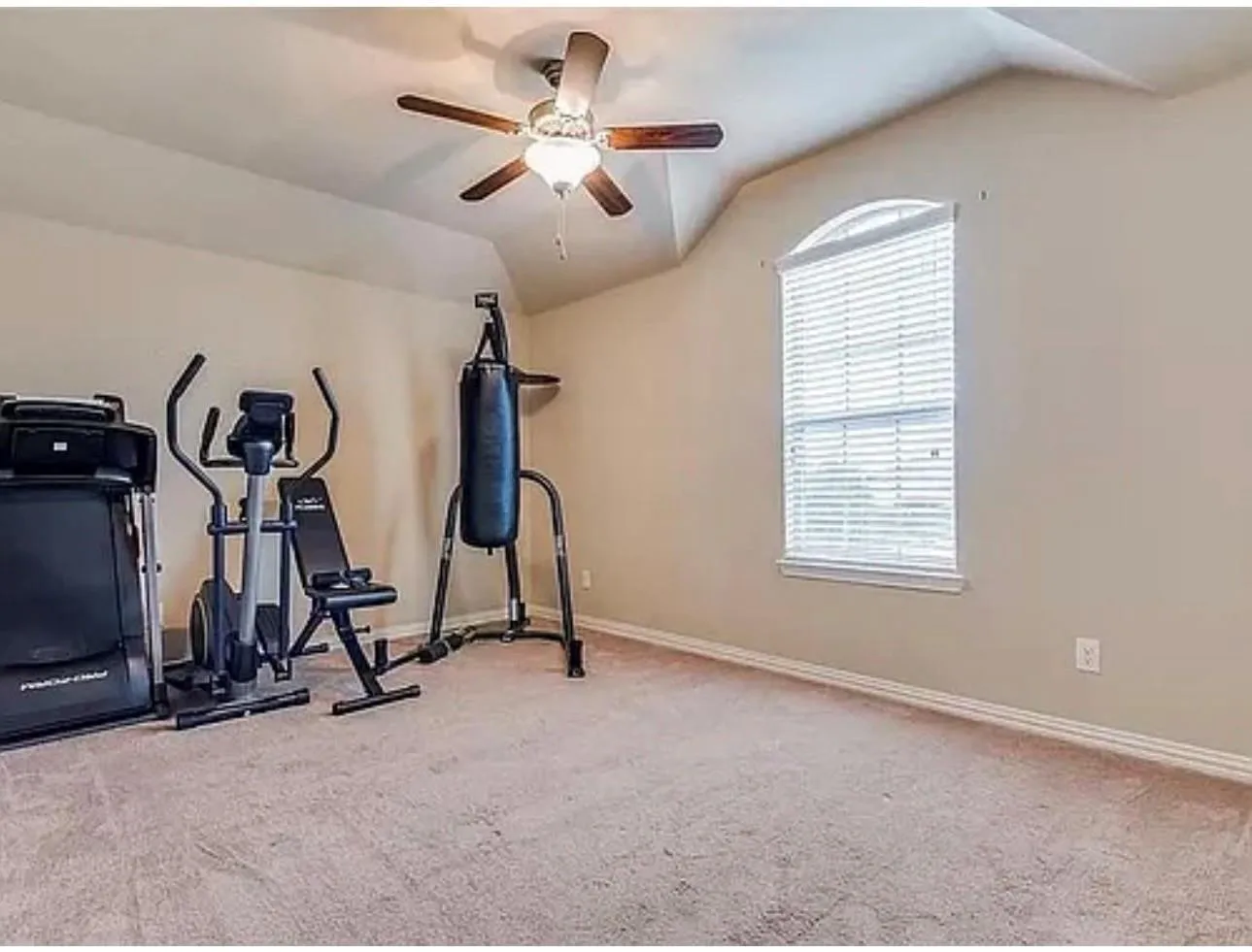 Single Family Residence For Rent in Denton County , 12532 Ocean Spray Drive, Frisco, Texas 75036, 4 Bedroom, 3 Bathroom, 2 Garage spaces, 2,434 Sqft, built in 2011, mls#21400240, Real Estate Agent in Frisco, Homes For Rent in Denton county, Homes For Rent in Frisco, Realtor in Frisco Texas, Real Estate Brokerage Independent Realty Texas, Luminita Cordes Realtor