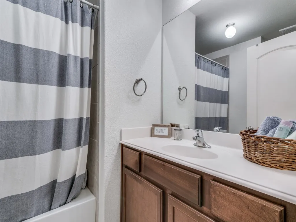 Single Family Residence For Rent in Collin County , 1208 Arizona Drive, Princeton, Texas 75407, 4 Bedroom, 2 Bathroom, 2 Garage spaces, 1,656 Sqft, built in 2017, mls#21400292, Real Estate Agent in Princeton, Homes For Rent in Collin county, Homes For Rent in Princeton, Realtor in Princeton Texas, Real Estate Brokerage Independent Realty Texas, Luminita Cordes Realtor