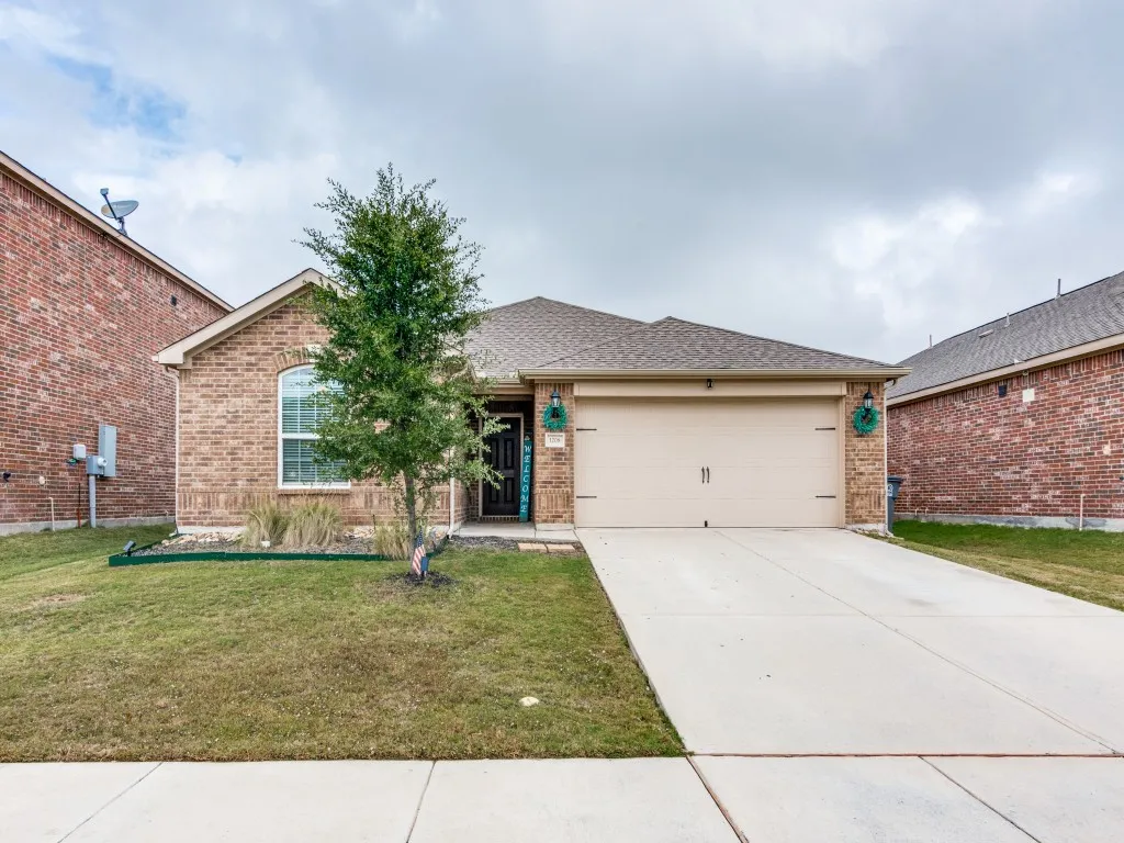 Single Family Residence For Rent in Collin County , 1208 Arizona Drive, Princeton, Texas 75407, 4 Bedroom, 2 Bathroom, 2 Garage spaces, 1,656 Sqft, built in 2017, mls#21400292, Real Estate Agent in Princeton, Homes For Rent in Collin county, Homes For Rent in Princeton, Realtor in Princeton Texas, Real Estate Brokerage Independent Realty Texas, Luminita Cordes Realtor