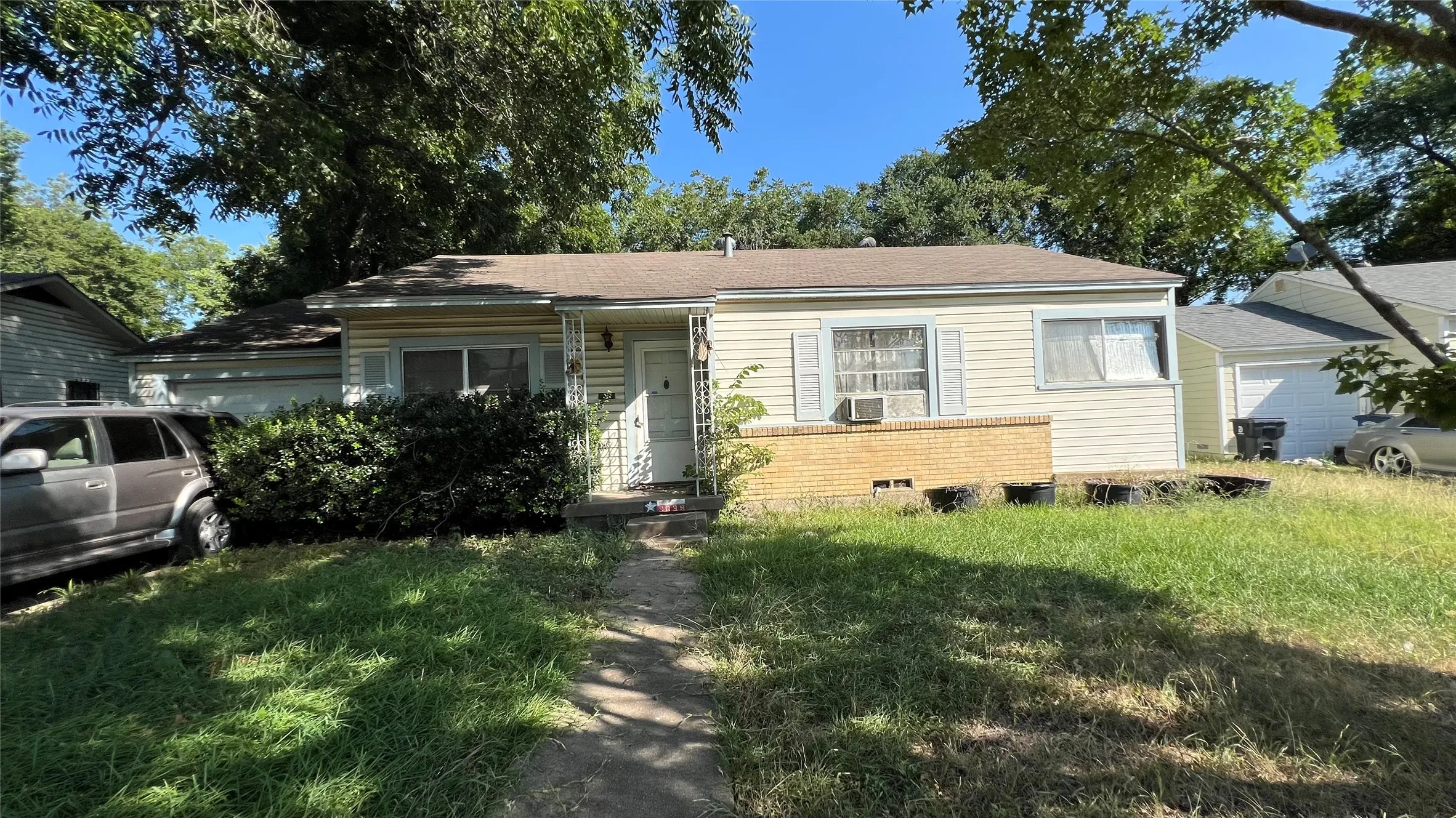 Single Family Residence For Sale in Dallas County , 3039 Anzio Drive, Dallas, Texas 75224, 3 Bedroom, 1 Bathroom, 3 Garage spaces, 1,458 Sqft, built in 1951, mls#21398807, Real Estate Agent in Dallas, Homes For Sale in Dallas county, Homes For Sale in Dallas, Realtor in Dallas Texas, Real Estate Brokerage Independent Realty Texas, Luminita Cordes Realtor