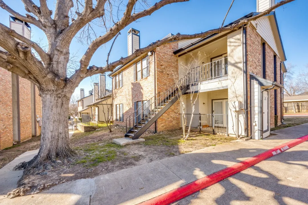 Condominium For Rent in Dallas County , 2835 Keller Springs 502, Carrollton, Texas 75006, 2 Bedroom, 2 Bathroom, Garage spaces, 948 Sqft, built in 1984, mls#21400294, Real Estate Agent in Carrollton, Homes For Rent in Dallas county, Homes For Rent in Carrollton, Realtor in Carrollton Texas, Real Estate Brokerage Independent Realty Texas, Luminita Cordes Realtor