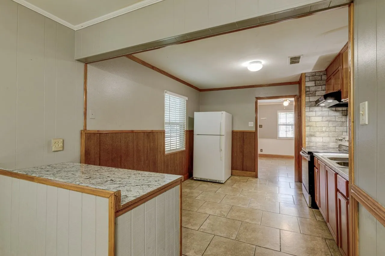 Single Family Residence For Sale in Dallas County , 8710 Cardella Avenue, Dallas, Texas 75217, 3 Bedroom, 1 Bathroom, Garage spaces, 1,160 Sqft, built in 1954, mls#21400310, Real Estate Agent in Dallas, Homes For Sale in Dallas county, Homes For Sale in Dallas, Realtor in Dallas Texas, Real Estate Brokerage Independent Realty Texas, Luminita Cordes Realtor