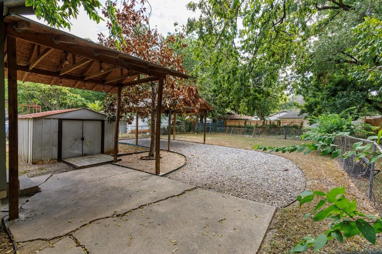 Single Family Residence For Sale in Dallas County , 8710 Cardella Avenue, Dallas, Texas 75217, 3 Bedroom, 1 Bathroom, Garage spaces, 1,160 Sqft, built in 1954, mls#21400310, Real Estate Agent in Dallas, Homes For Sale in Dallas county, Homes For Sale in Dallas, Realtor in Dallas Texas, Real Estate Brokerage Independent Realty Texas, Luminita Cordes Realtor