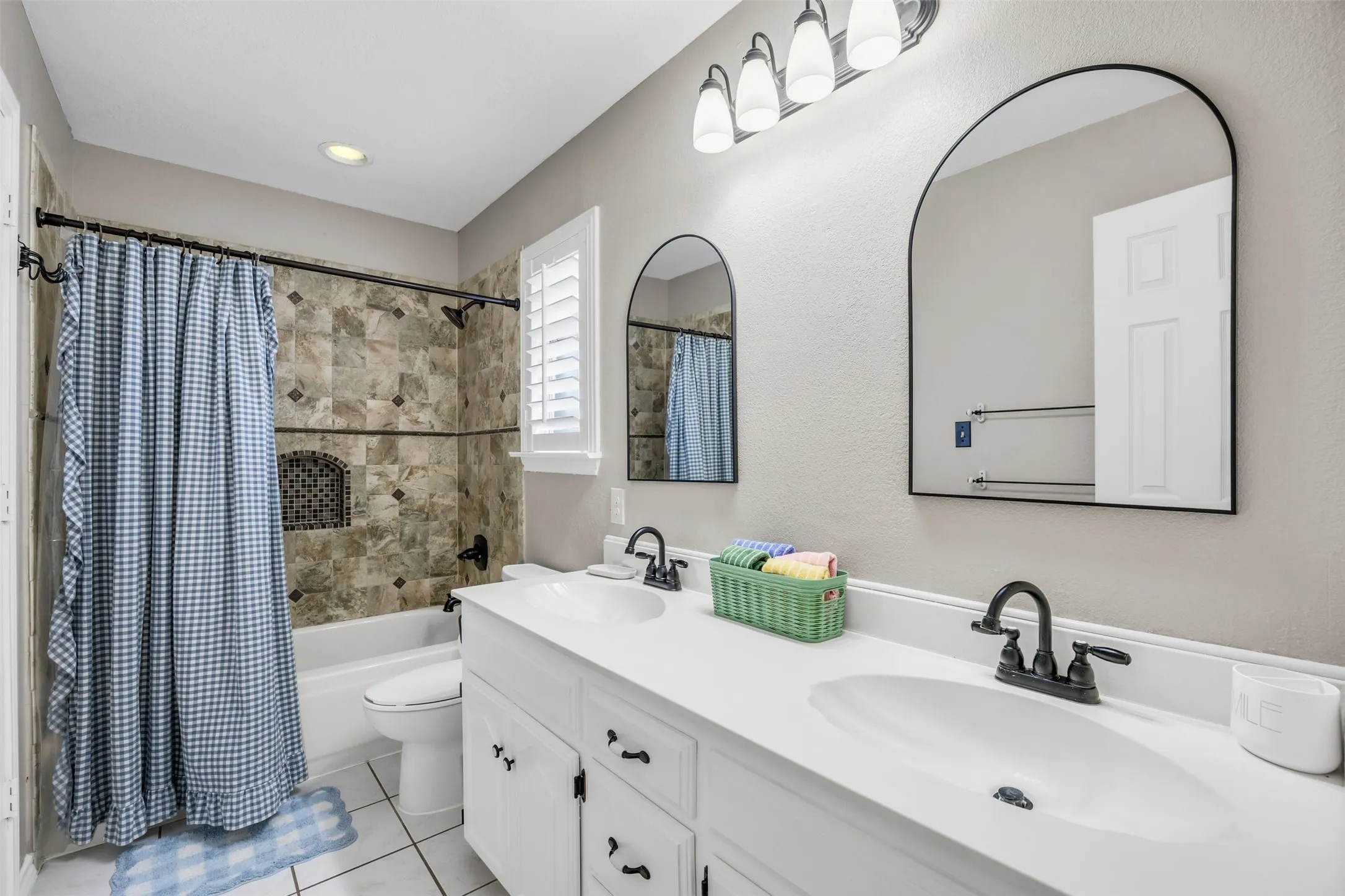 Single Family Residence For Sale in Dallas County , 3214 Suzanne Drive, Rowlett, Texas 75088, 4 Bedroom, 3 Bathroom, 2 Garage spaces, 2,449 Sqft, built in 1987, mls#21400316, Real Estate Agent in Rowlett, Homes For Sale in Dallas county, Homes For Sale in Rowlett, Realtor in Rowlett Texas, Real Estate Brokerage Independent Realty Texas, Luminita Cordes Realtor
