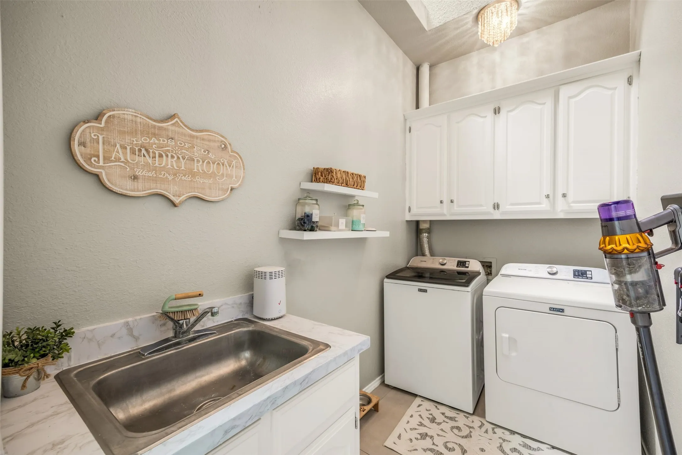 Single Family Residence For Sale in Dallas County , 3214 Suzanne Drive, Rowlett, Texas 75088, 4 Bedroom, 3 Bathroom, 2 Garage spaces, 2,449 Sqft, built in 1987, mls#21400316, Real Estate Agent in Rowlett, Homes For Sale in Dallas county, Homes For Sale in Rowlett, Realtor in Rowlett Texas, Real Estate Brokerage Independent Realty Texas, Luminita Cordes Realtor