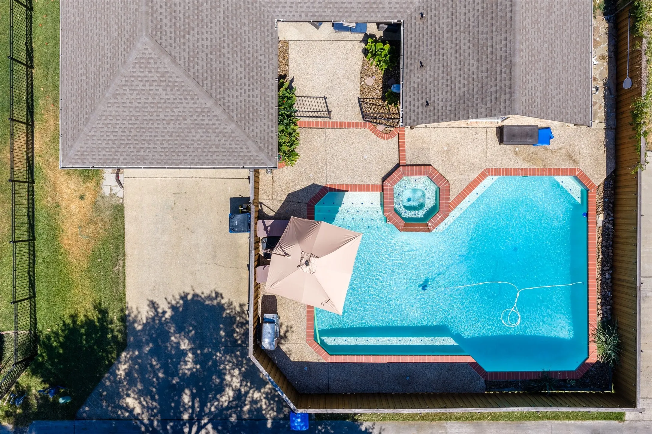 Single Family Residence For Sale in Dallas County , 3214 Suzanne Drive, Rowlett, Texas 75088, 4 Bedroom, 3 Bathroom, 2 Garage spaces, 2,449 Sqft, built in 1987, mls#21400316, Real Estate Agent in Rowlett, Homes For Sale in Dallas county, Homes For Sale in Rowlett, Realtor in Rowlett Texas, Real Estate Brokerage Independent Realty Texas, Luminita Cordes Realtor