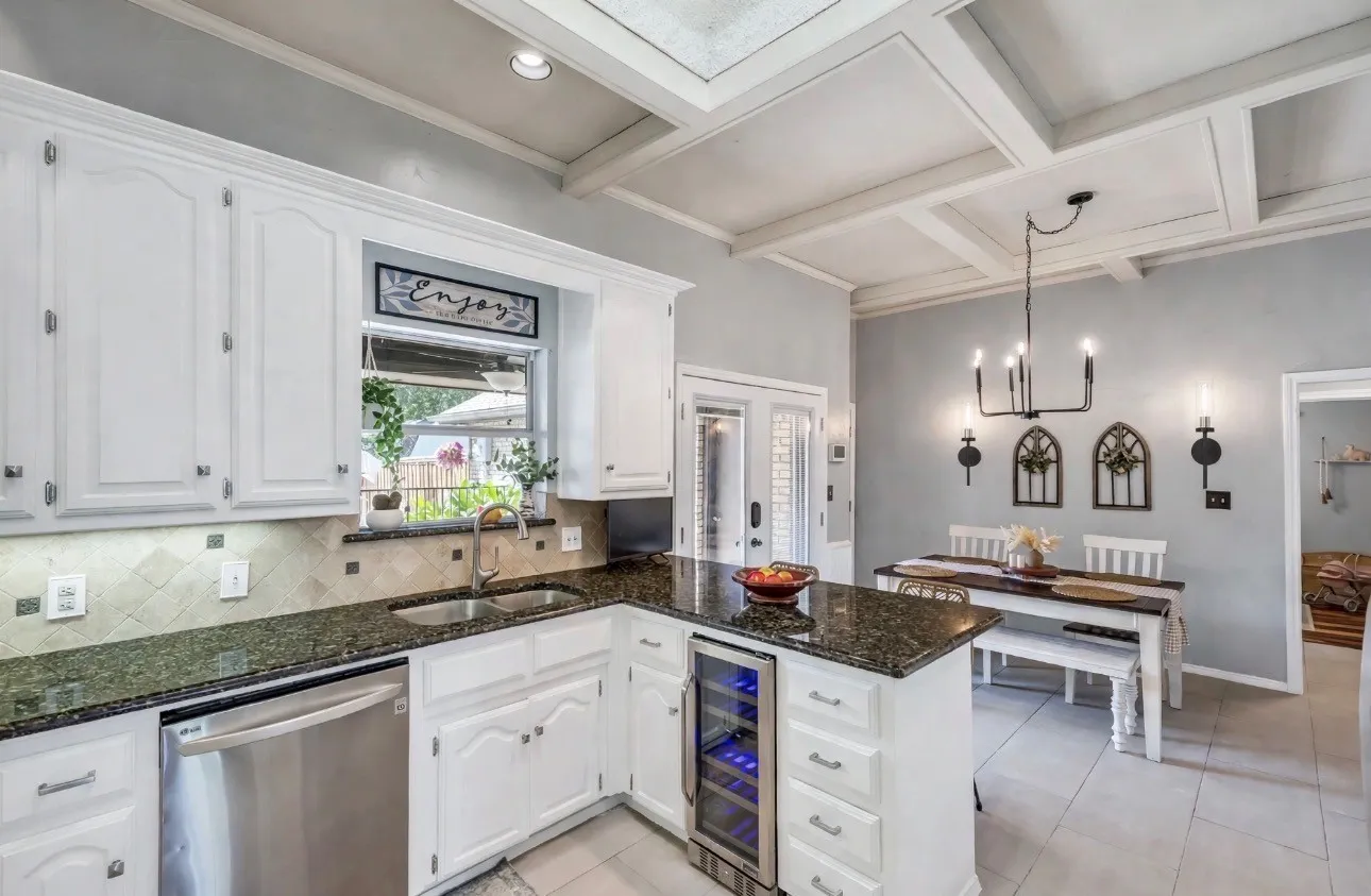 Single Family Residence For Sale in Dallas County , 3214 Suzanne Drive, Rowlett, Texas 75088, 4 Bedroom, 3 Bathroom, 2 Garage spaces, 2,449 Sqft, built in 1987, mls#21400316, Real Estate Agent in Rowlett, Homes For Sale in Dallas county, Homes For Sale in Rowlett, Realtor in Rowlett Texas, Real Estate Brokerage Independent Realty Texas, Luminita Cordes Realtor